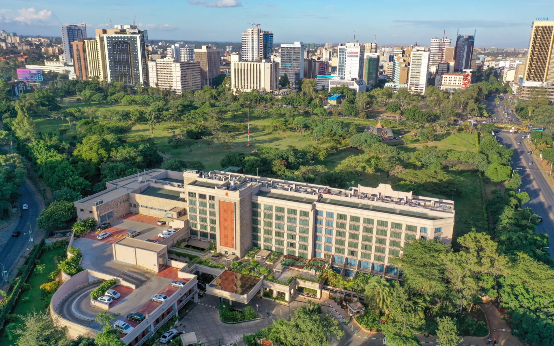 Nairobi Serena Hotel:  City Sky Line