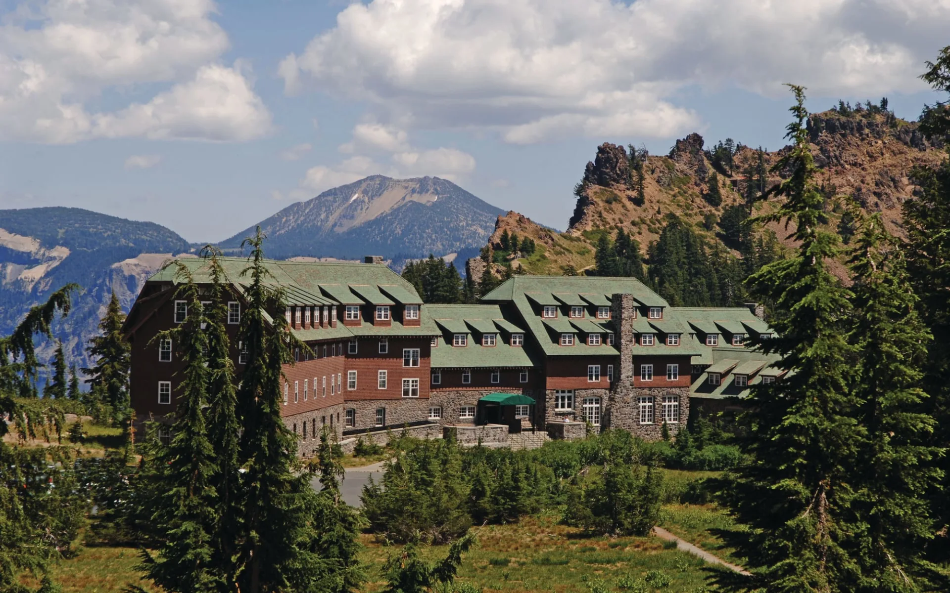 Crater Lake Lodge: Exterior_Crater Lake Lodge_Aussenansicht