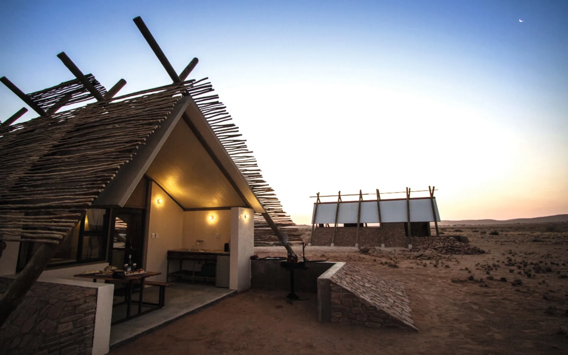 Desert Quiver Camp in Sesriem: Exterior Desert Quiver Lodge Blick auf Chalet