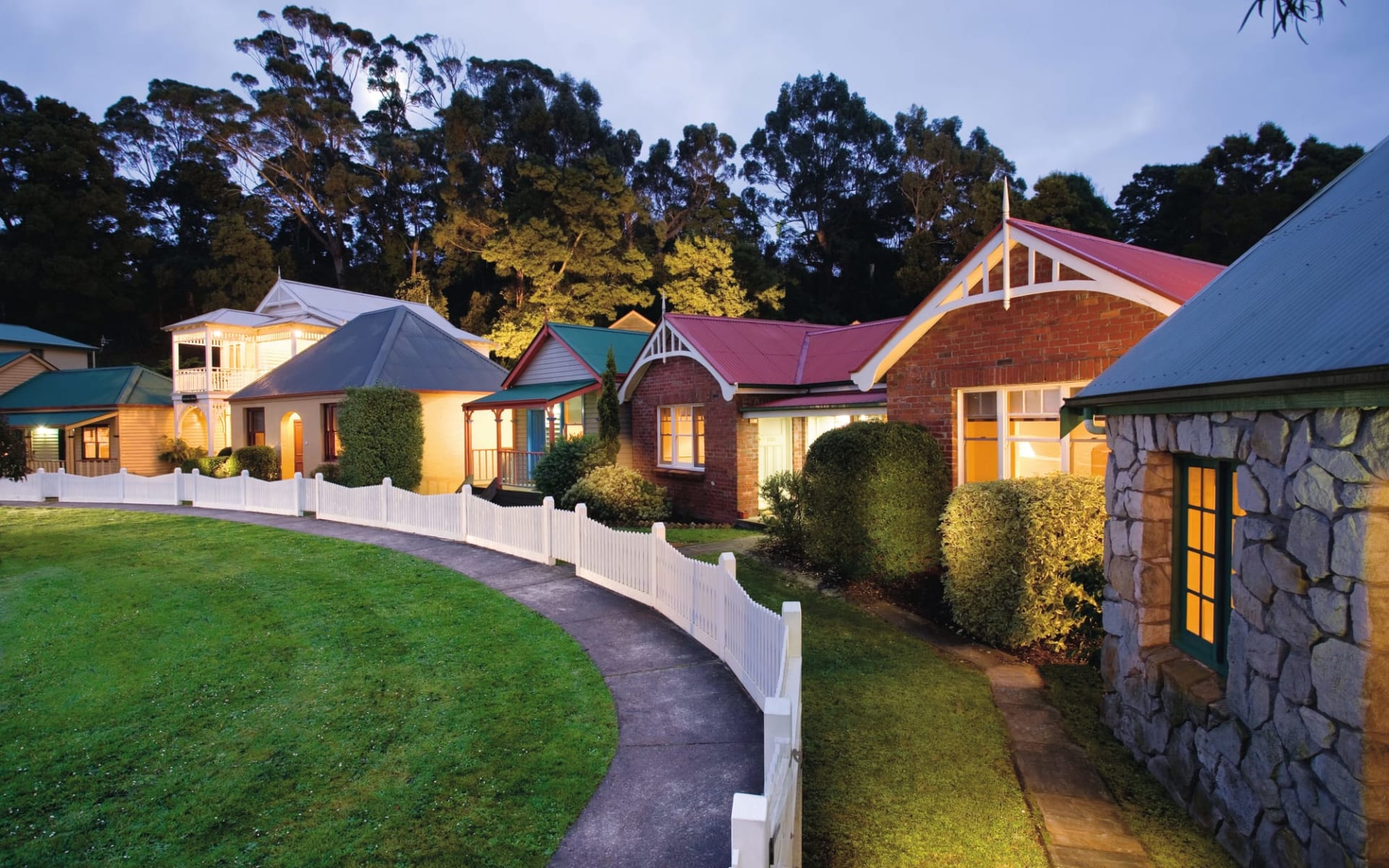 Strahan Village:  Exterior Australia Tasmania Strahan Village Cottages von aussen 2019