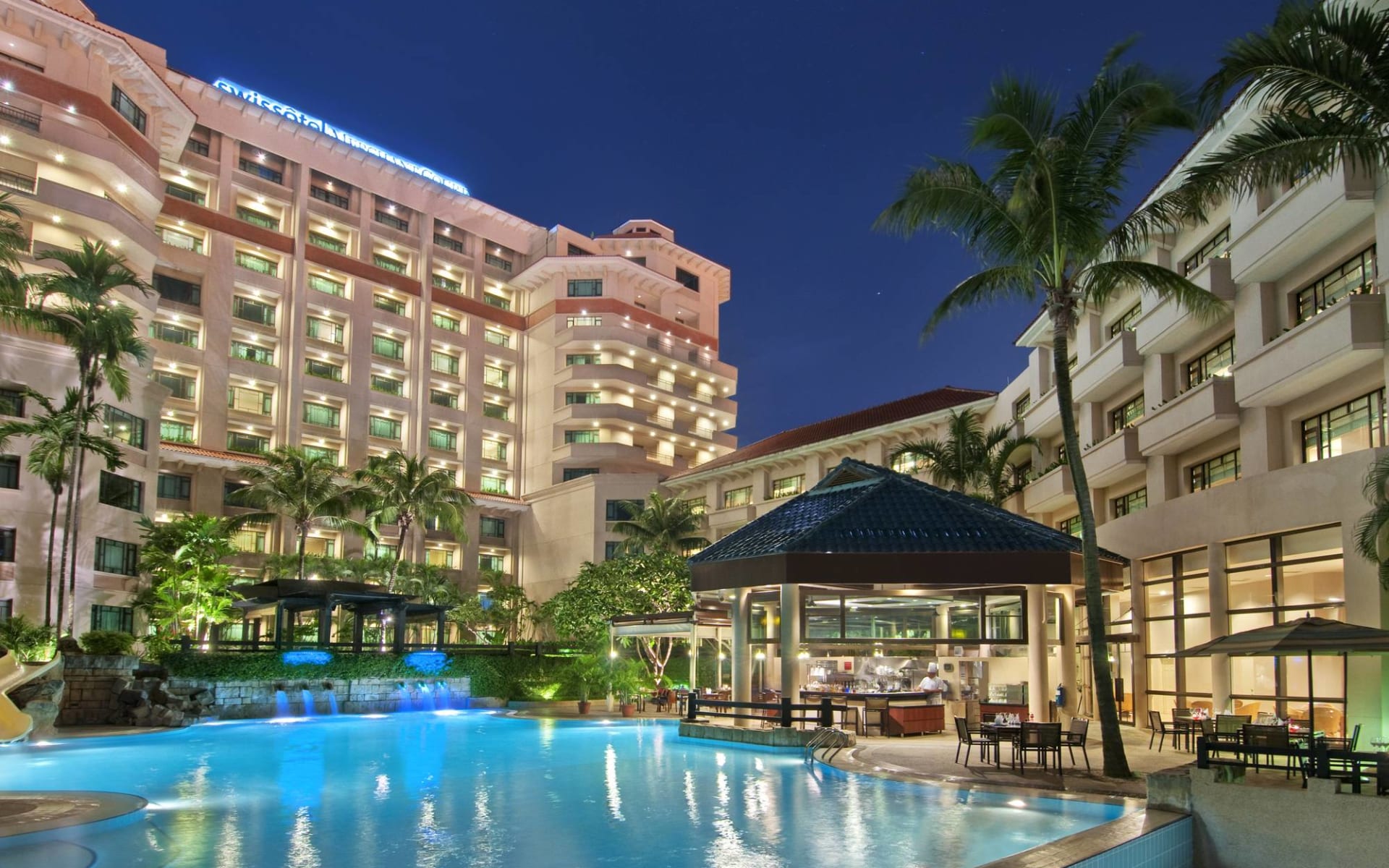 Paradox Singapore Merchant Court at Clarke Quay in Singapur: Exterior by night