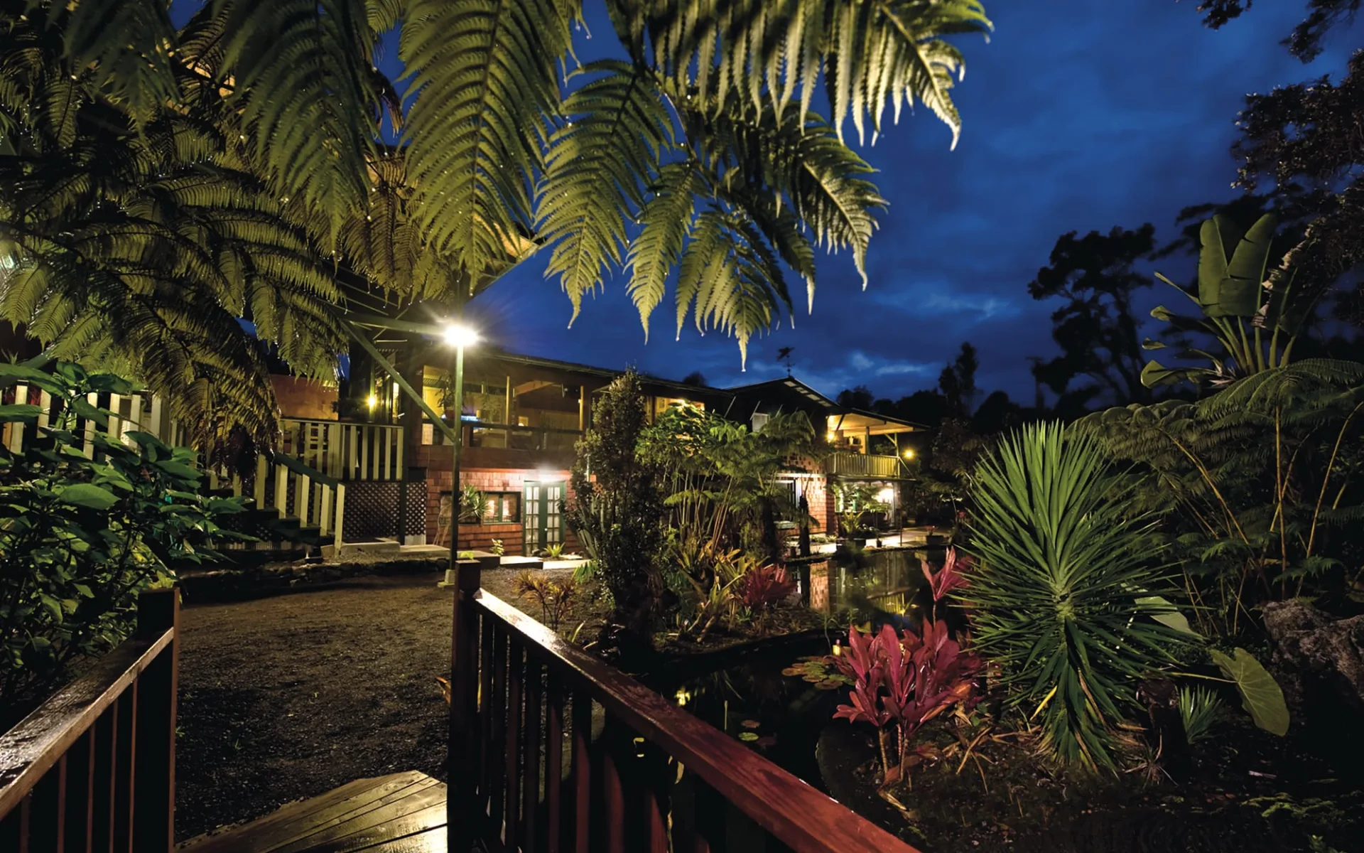 Chalet Kilauea Rainforest Hotel in Hawaii Volcanoes National Park:  Exterior_Chalet Kilauea_Aussenansicht