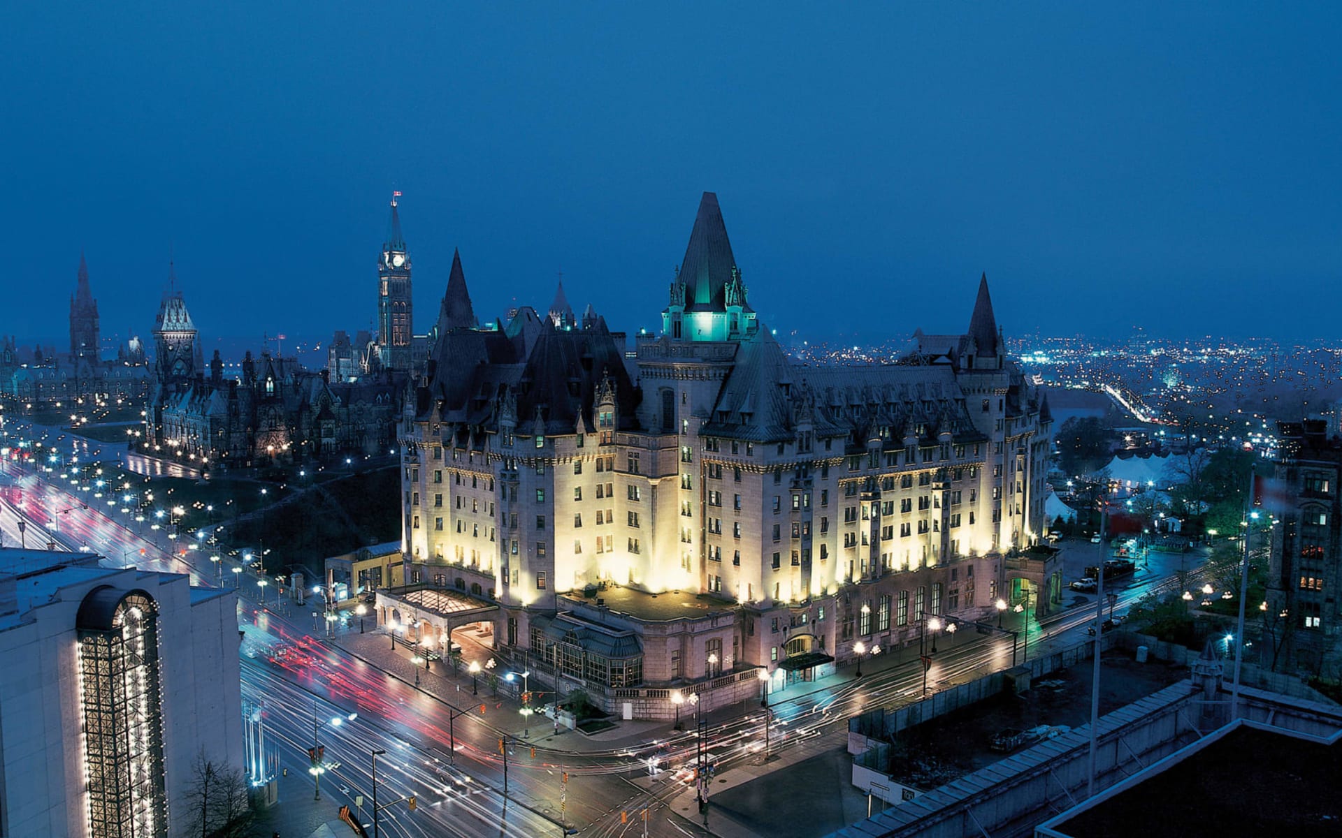 The Fairmont Château Laurier in Ottawa: exterior_Fairmont Château Laurier_ByNight