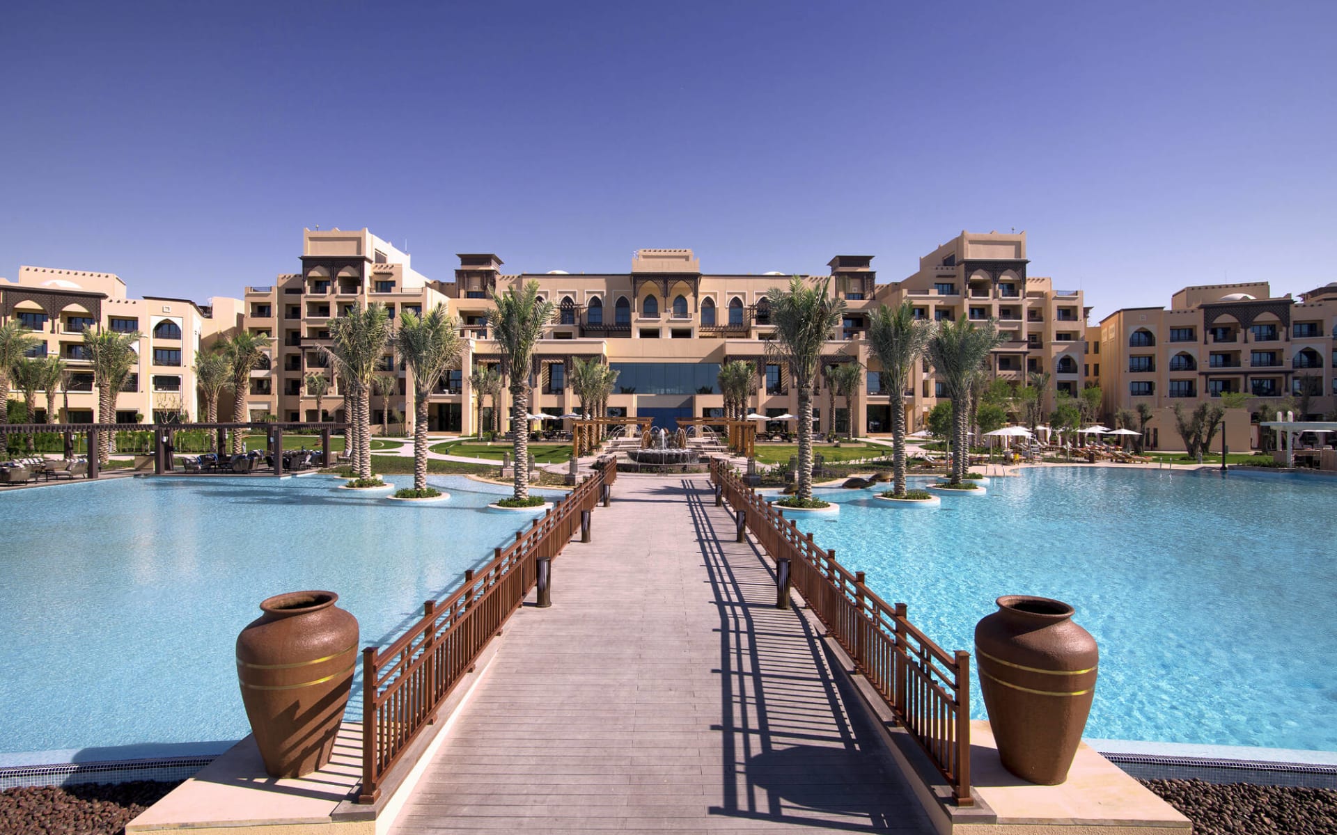 Saadiyat Rotana Resort & Villas - Abu Dhabi:  Hotel View Day