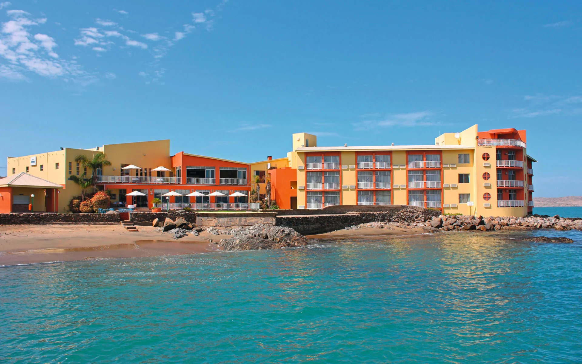 Lüderitz Nest Hotel in Lüderitz Region: exterior Luederitz Nest Hotel - Blick vom Meer zum Hotel