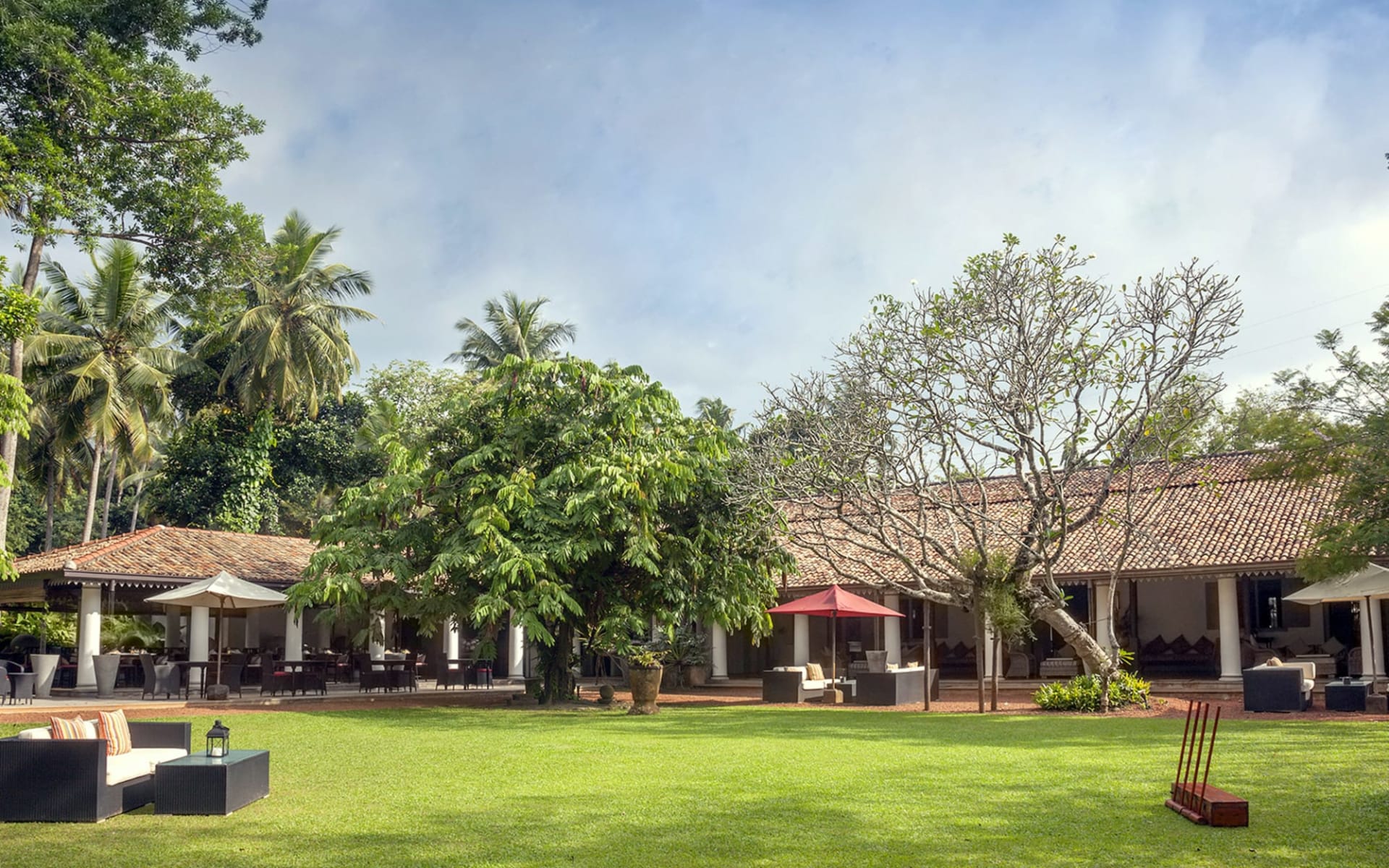 Wallawwa in Colombo: Main Hotel