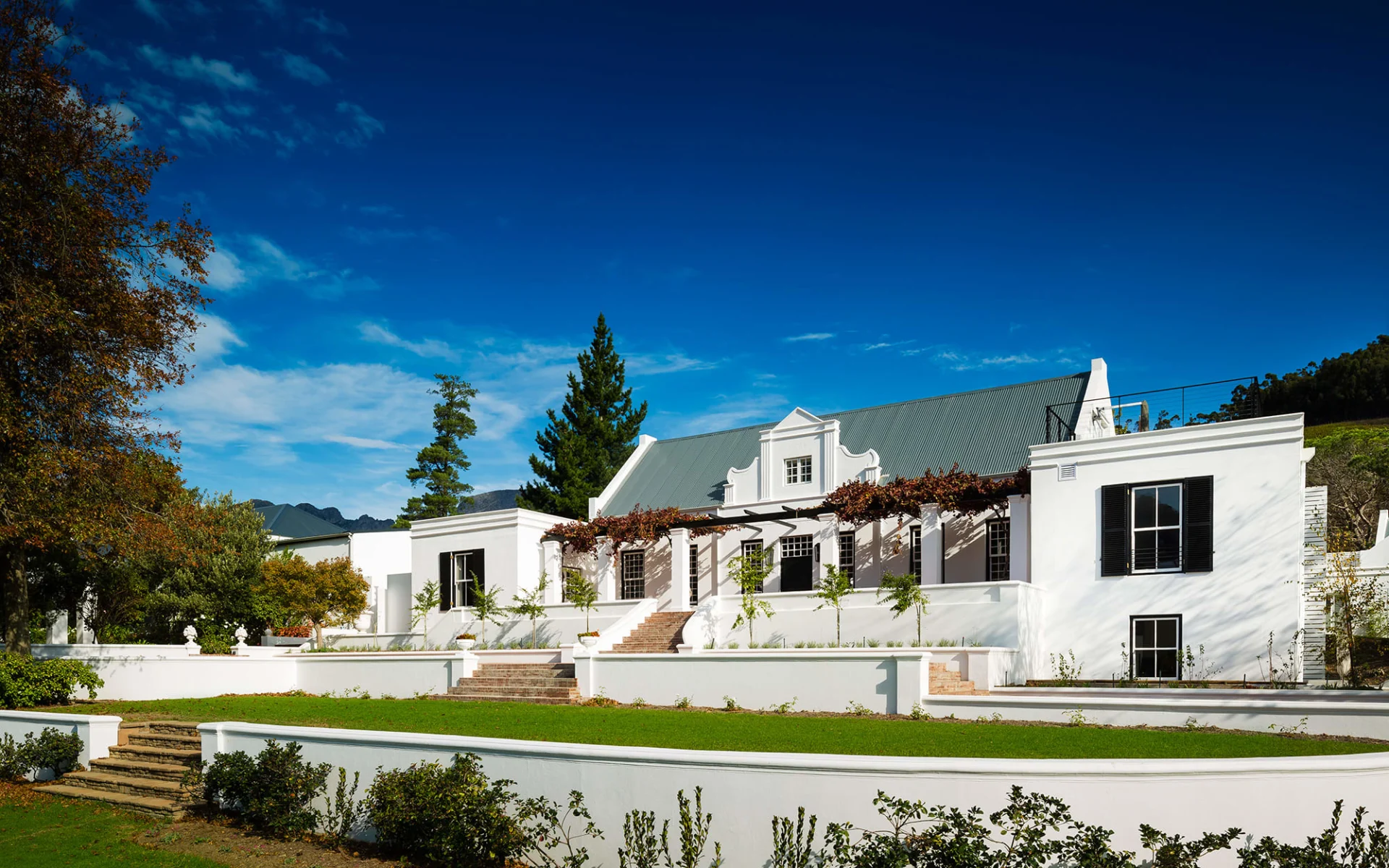 Mont Rochelle Hotel & Vineyard in Franschhoek: Mont Rochelle - manor house