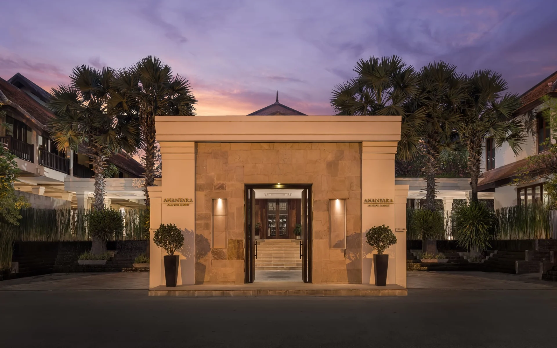 Anantara Angkor Resort in Siem Reap: Resort Entrance