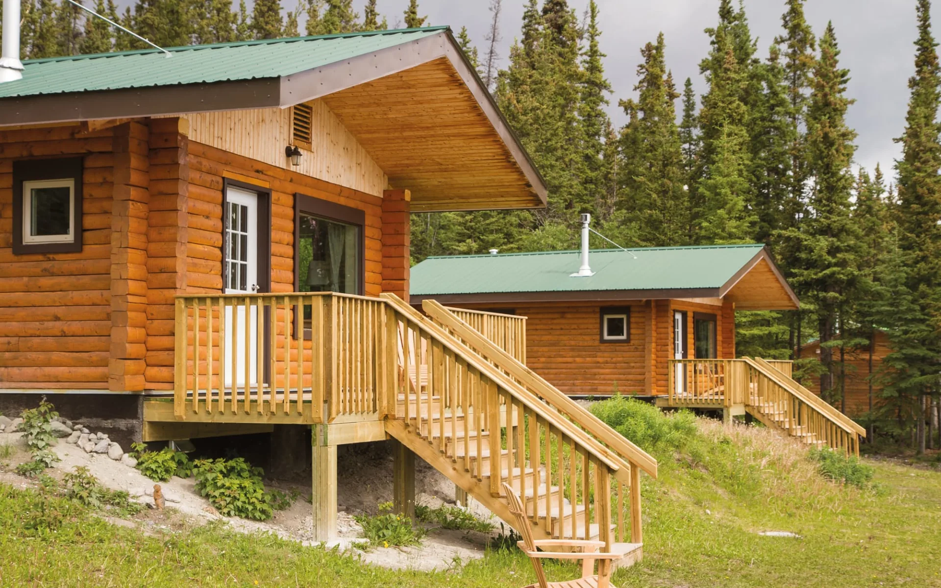 Southern Lakes Resort & Restaurant in Tagish: Exterior_Southern Lakes Resorts_ Aussenansicht Cabin_c Jonview