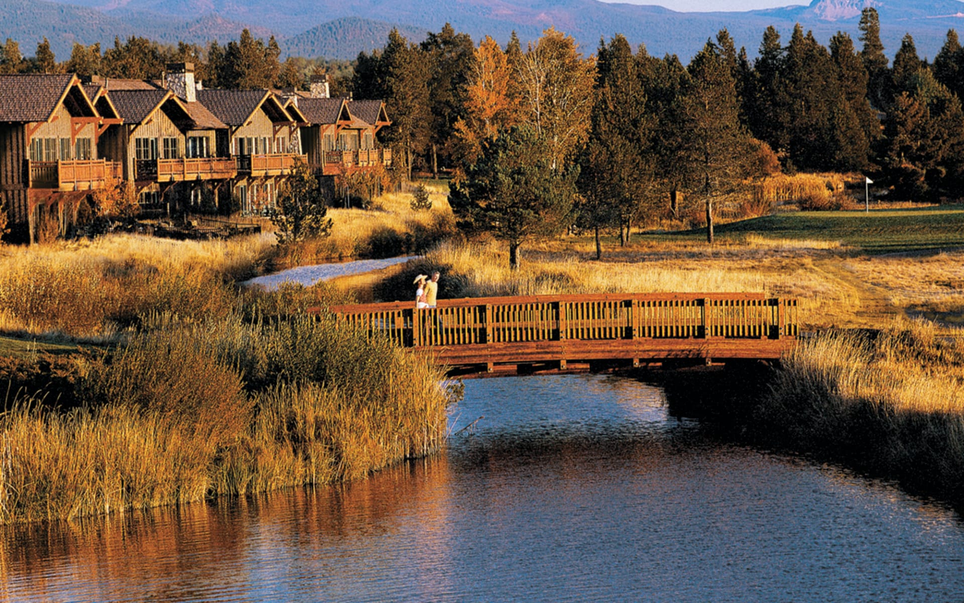 Sunriver Resort in Bend: exterior sunriver resort oregon fluss brücke