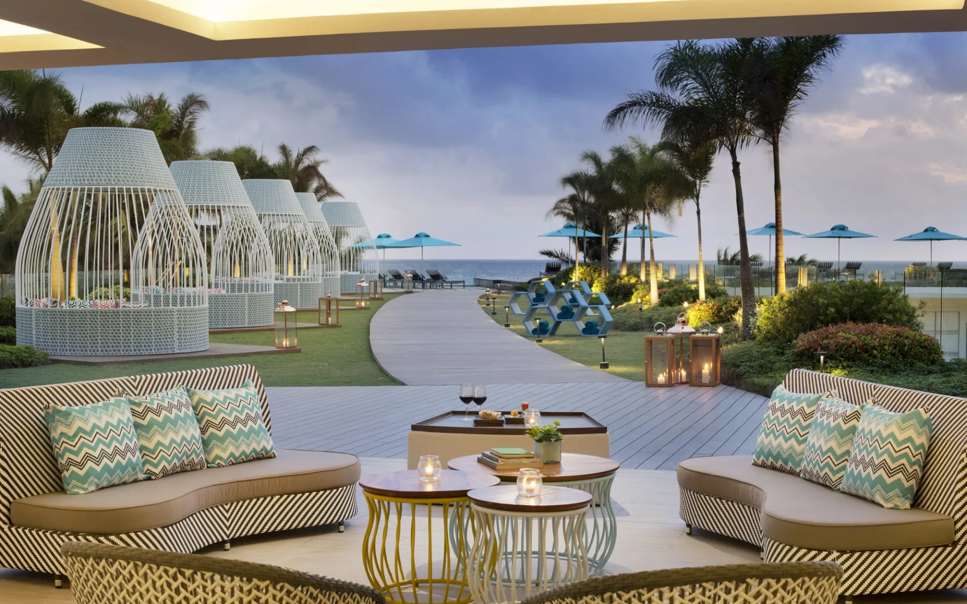 The Lind Boracay:  +36 Lobby Lounge and Walkway