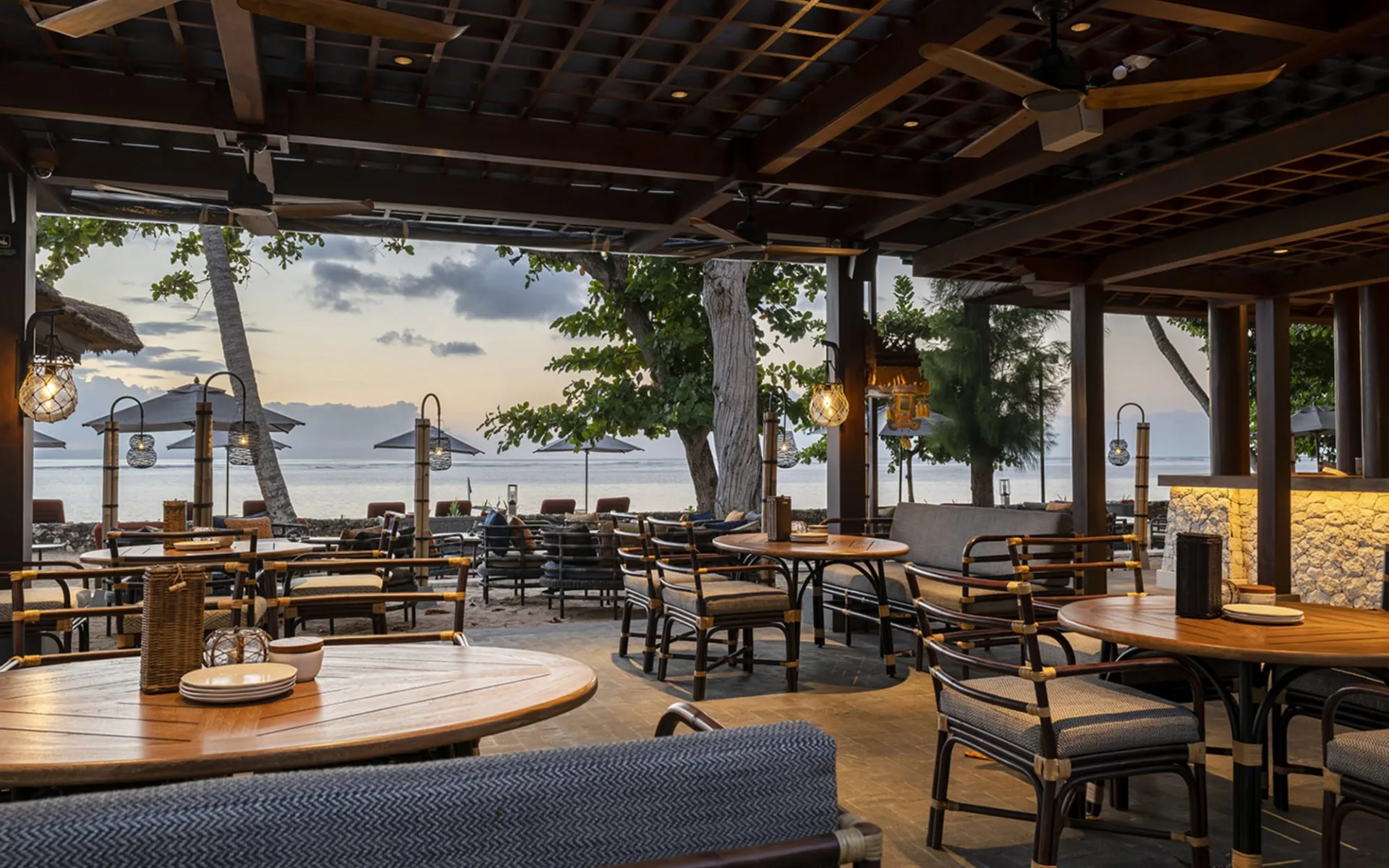 Andaz Bali in Südbali: Fisherman's Club Restaurant & Beach Bar