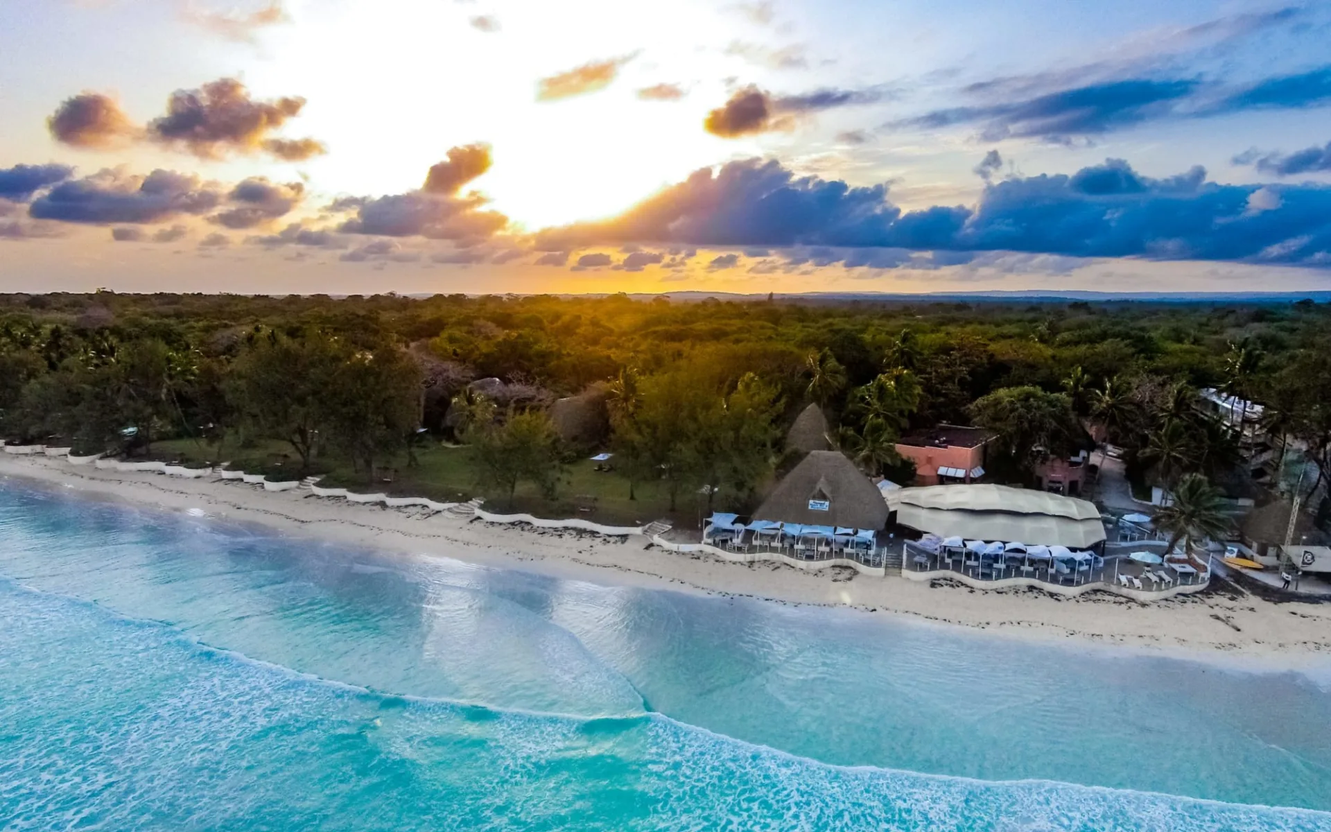 Nomad Beach Resort in Diani Beach: nomad-beach-bar