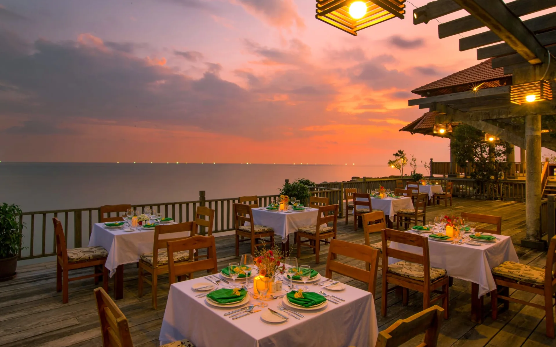 Green Bay Phu Quoc Resort & Spa: Rock Restaurant