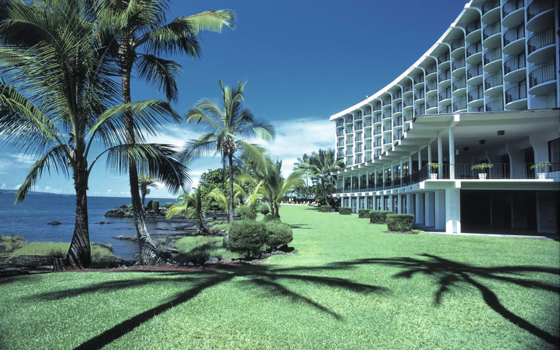 Castle Hilo Hawaiian Hotel: facilities castle hilo hawaiian hotel garten meer palme