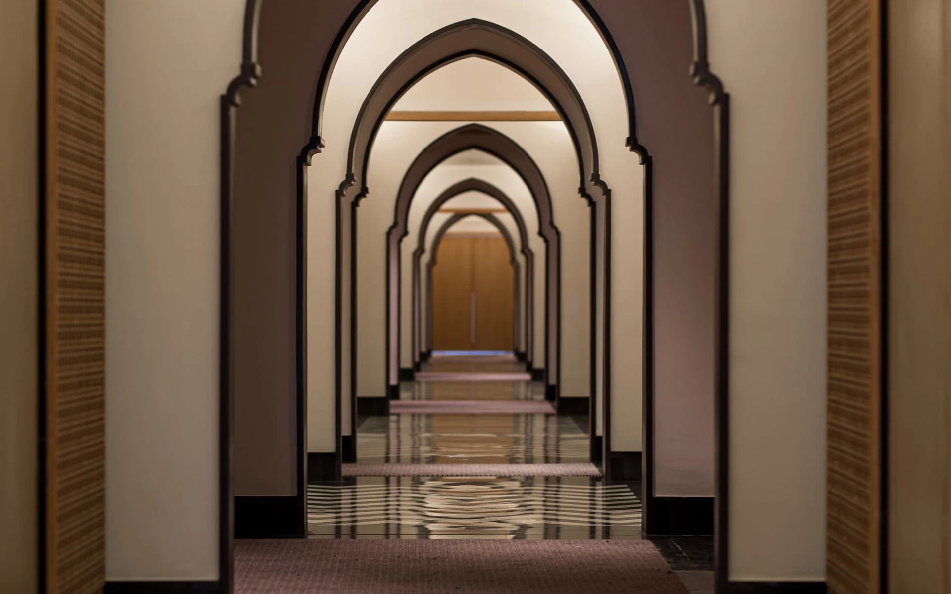 Fairmont Tazi Palace Tanger:  Corridor