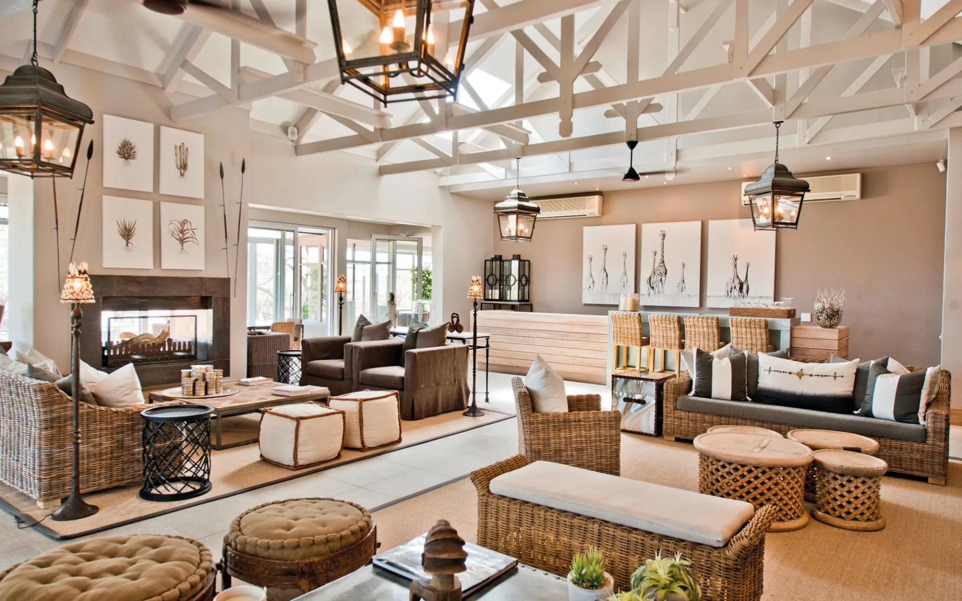 Epako Safari Lodge in Damaraland:  Epako Safari Lodge - Lounge