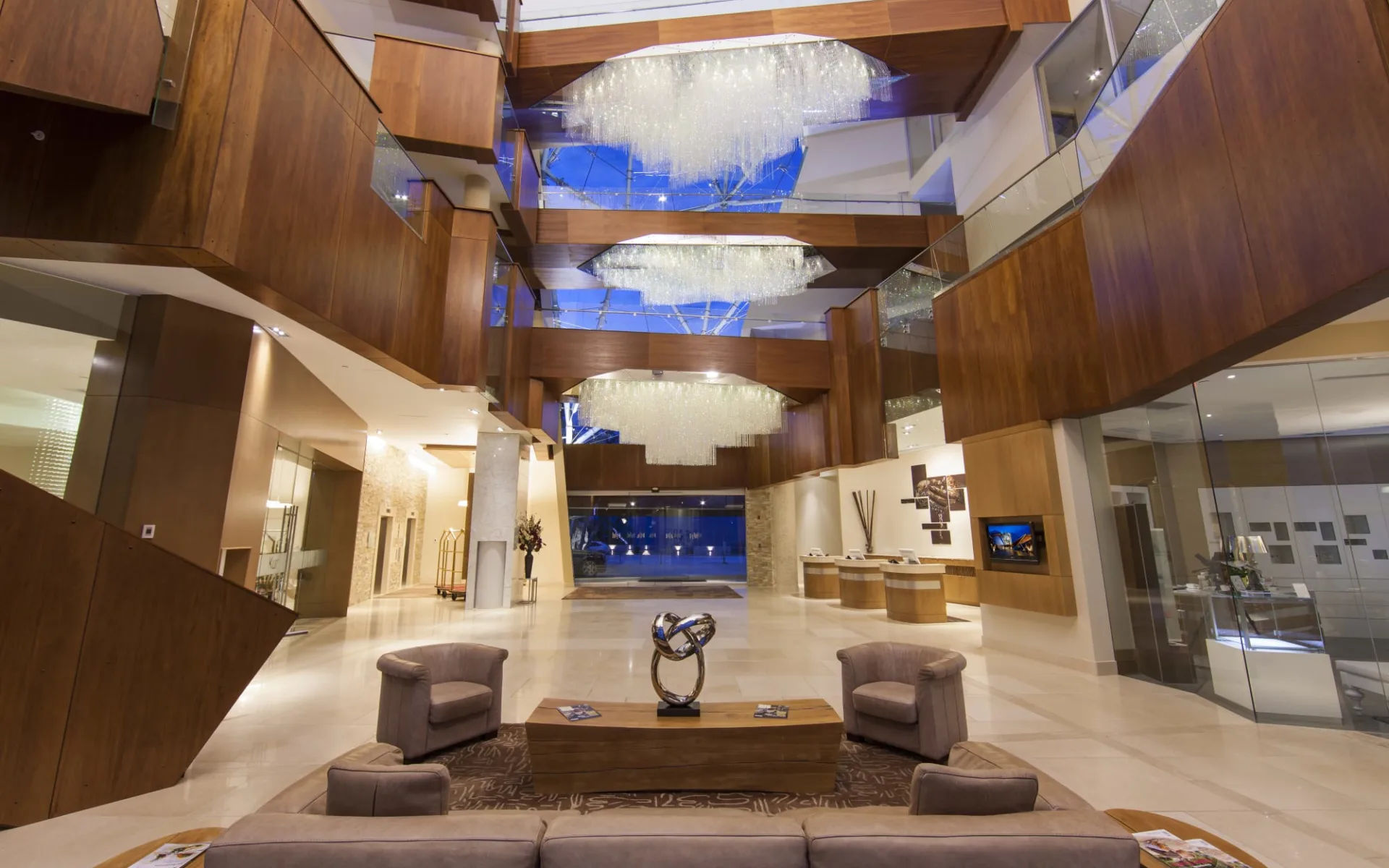 Sparkling Hill Wellness- & Spa Resort in Vernon:  facilities_Sparkling Hill Wellness & Spa Resort_Lobby