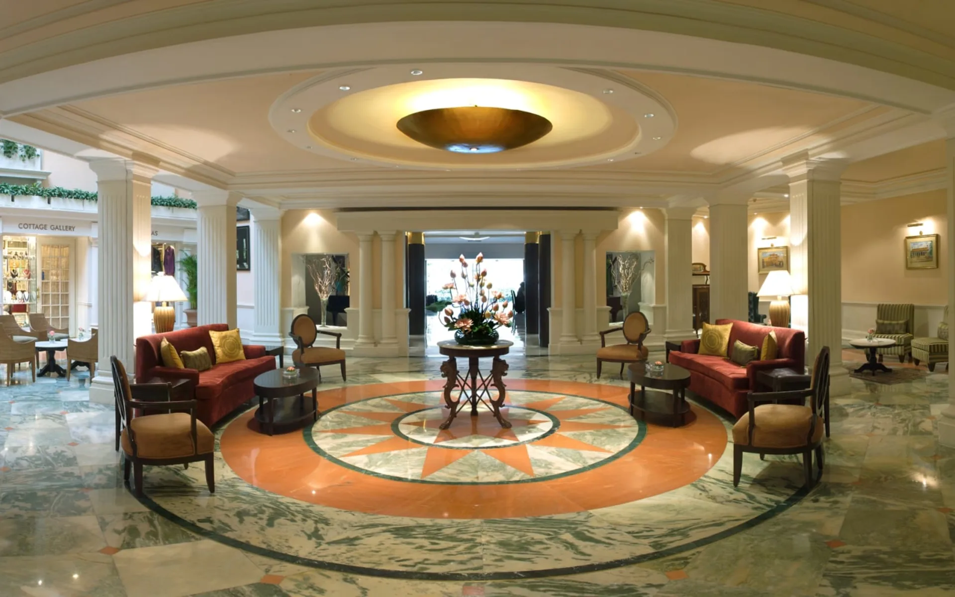 The Claridges in Delhi: Lobby