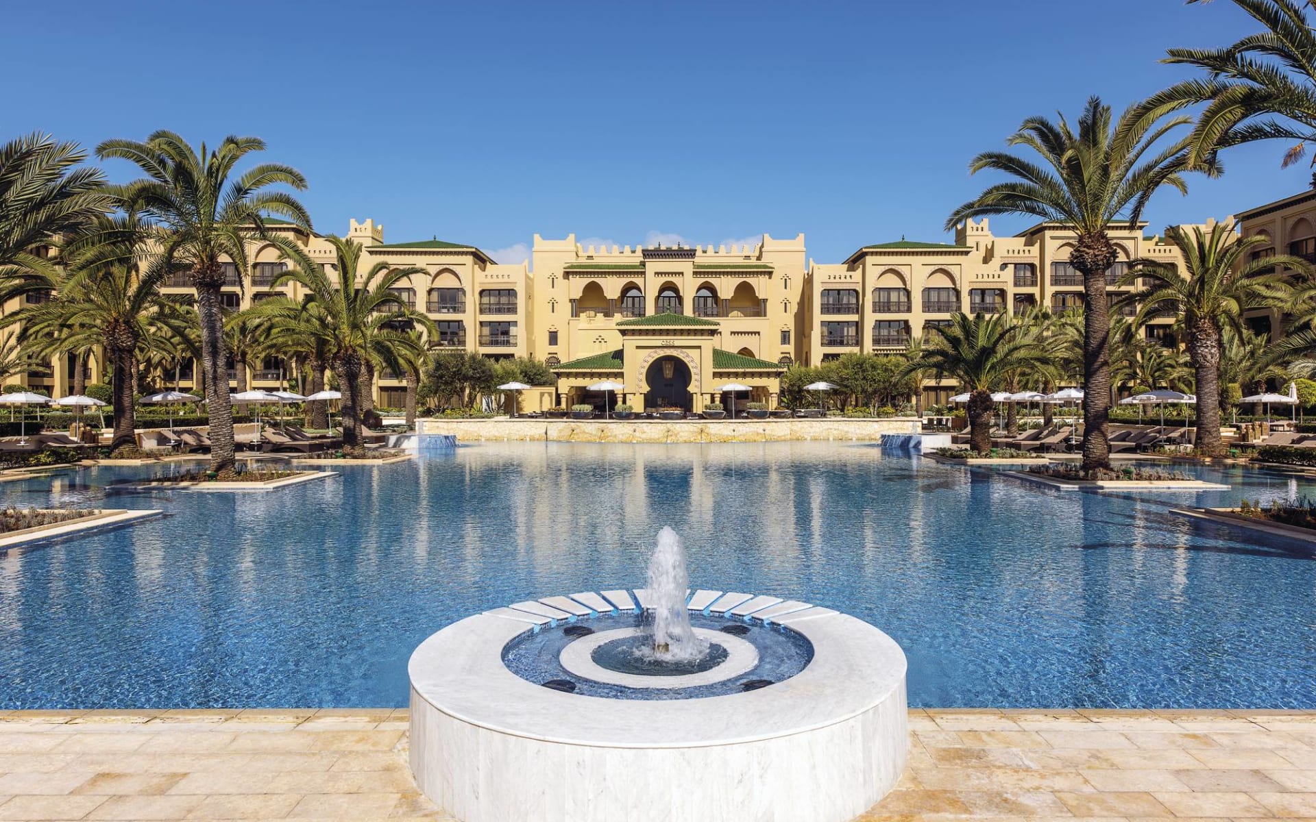 Mazagan Beach & Golf Resort in El Jadida: Mazagan & Golf Resort - Blick über Pool zum Hotel