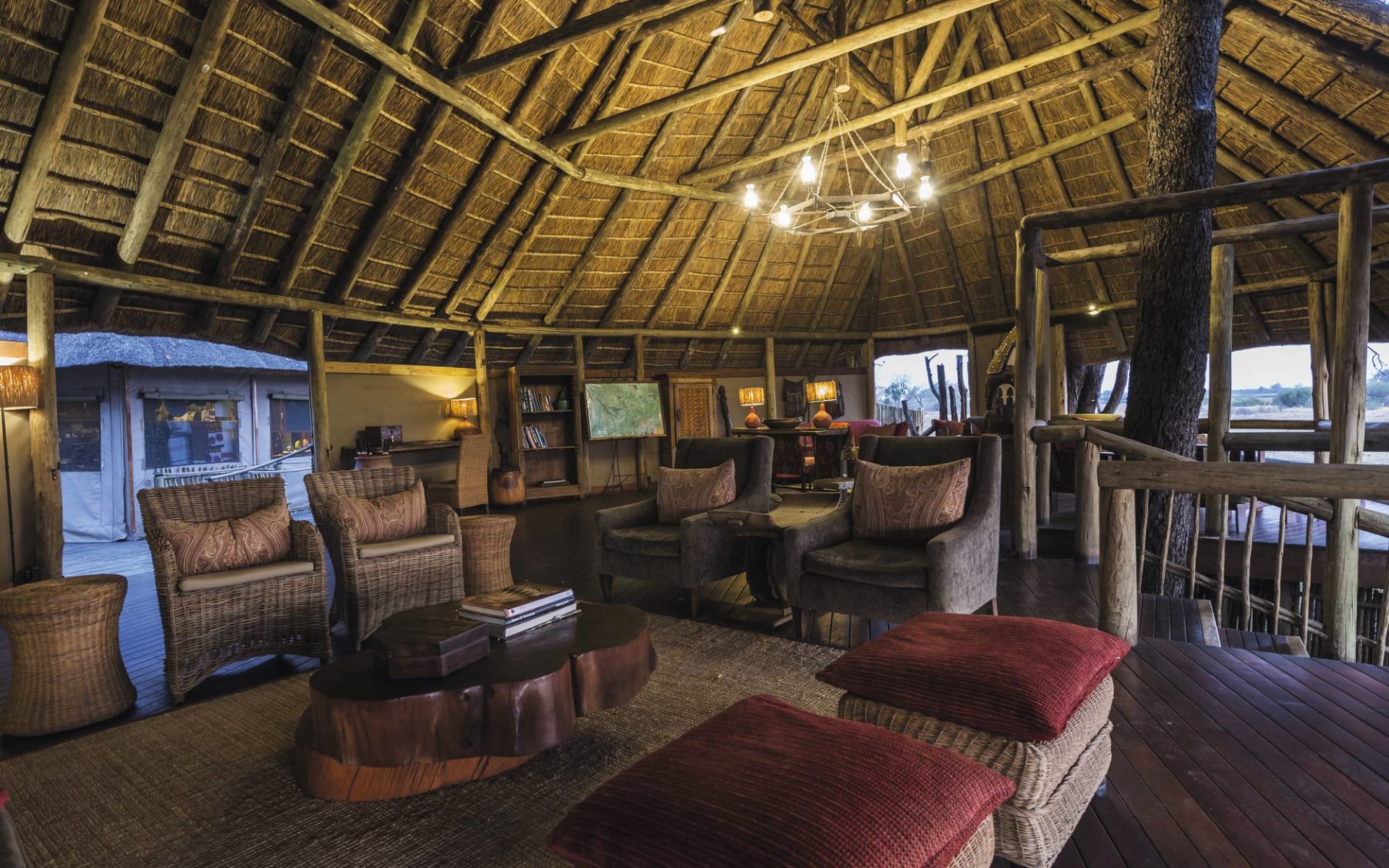 Wilderness Savuti Camp in Savuti Region: facilities Savuti Camp - Lounge mit Sessel c Wilderness Safaris