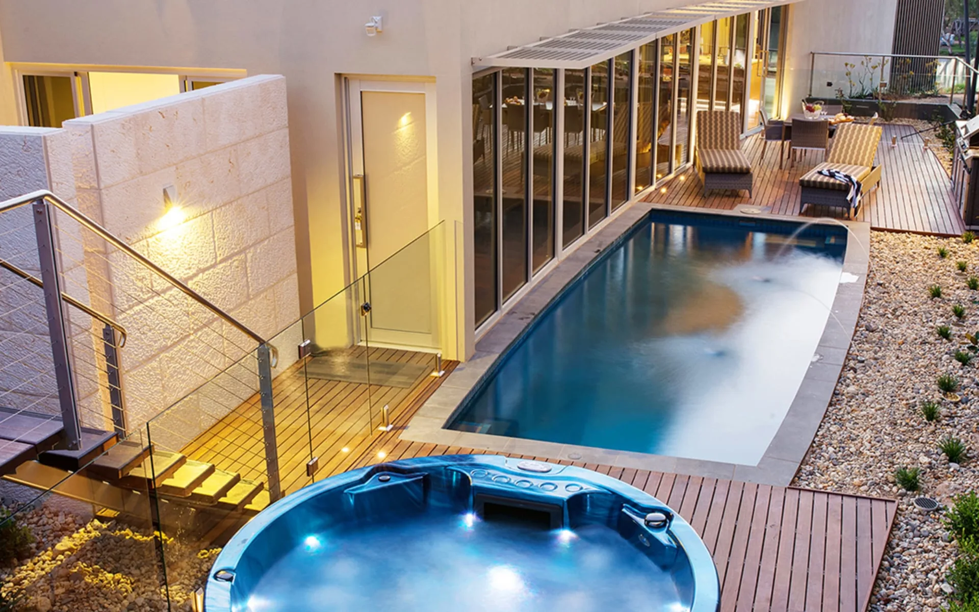 The Frames in Murray River:  The Frames, Montage Heated pool and hydrotherapy spa