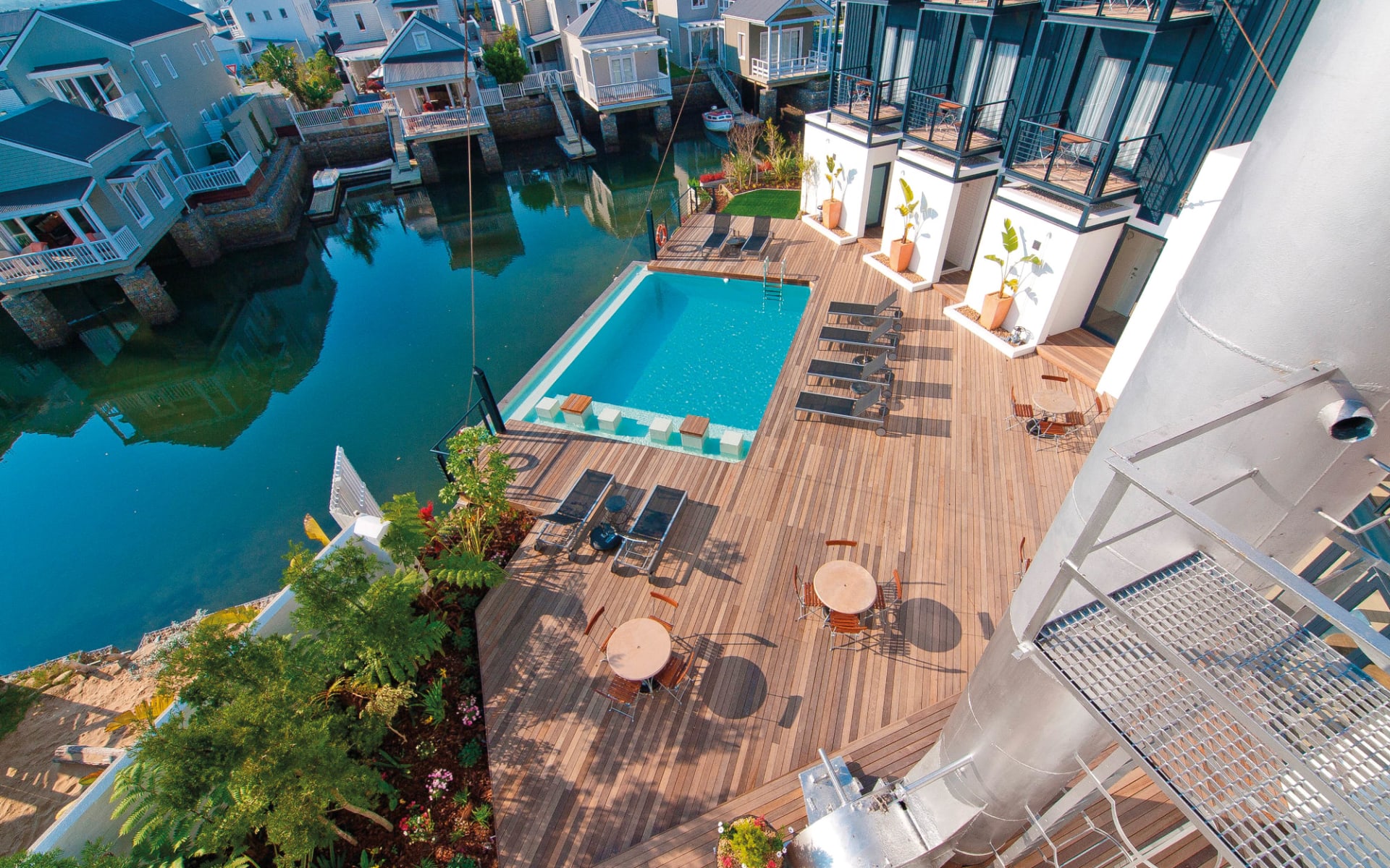 The Turbine Boutique Hotel & Spa in Knysna: facilities The Turbine Boutique Hotel - Terrasse mit Swimmingpool