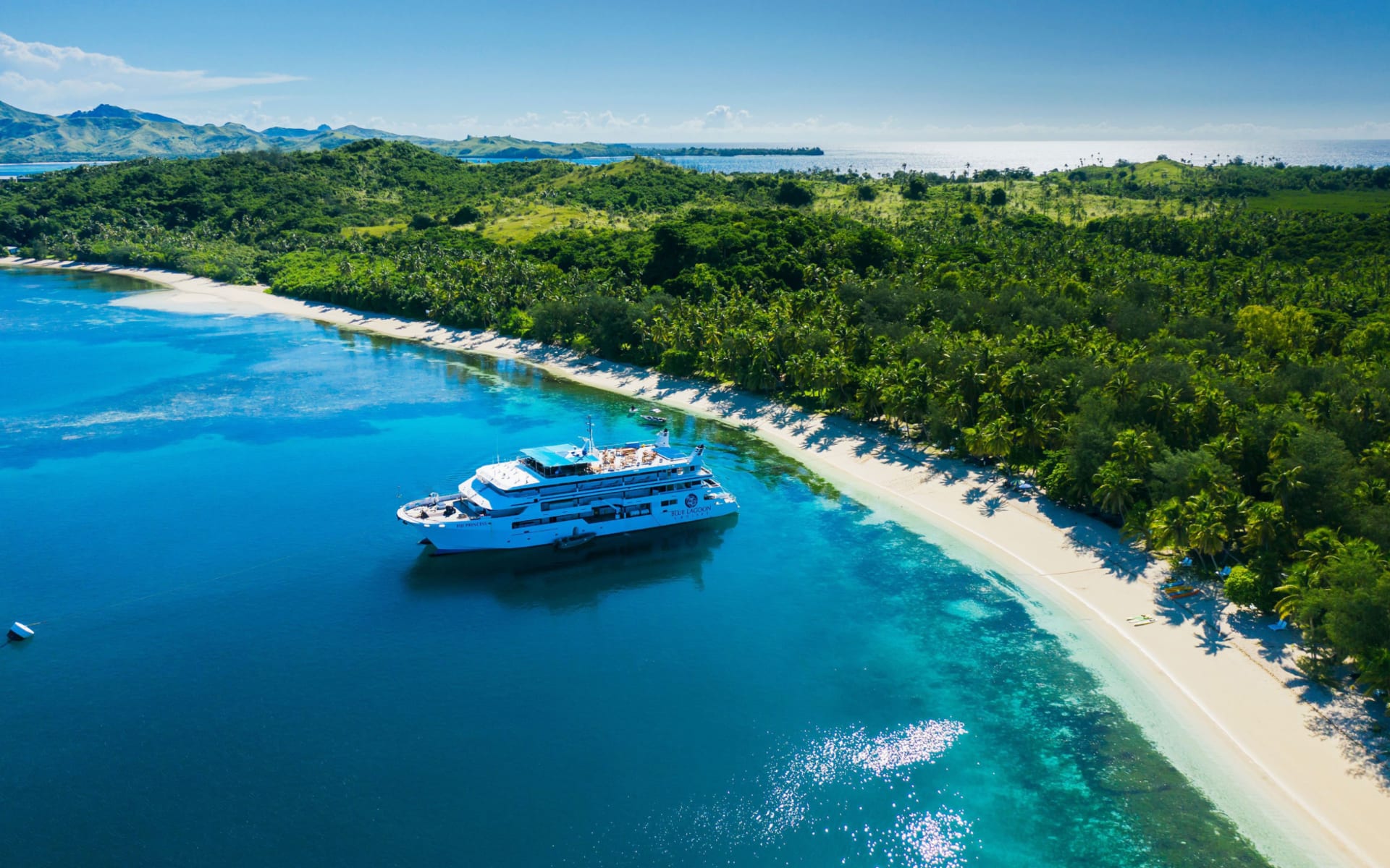 Mit Blue Lagoon Cruises die Mamanucas und Yasawas per Schiff entdecken in Port Denarau: Fiji_Blue_Lagoon_Cruises