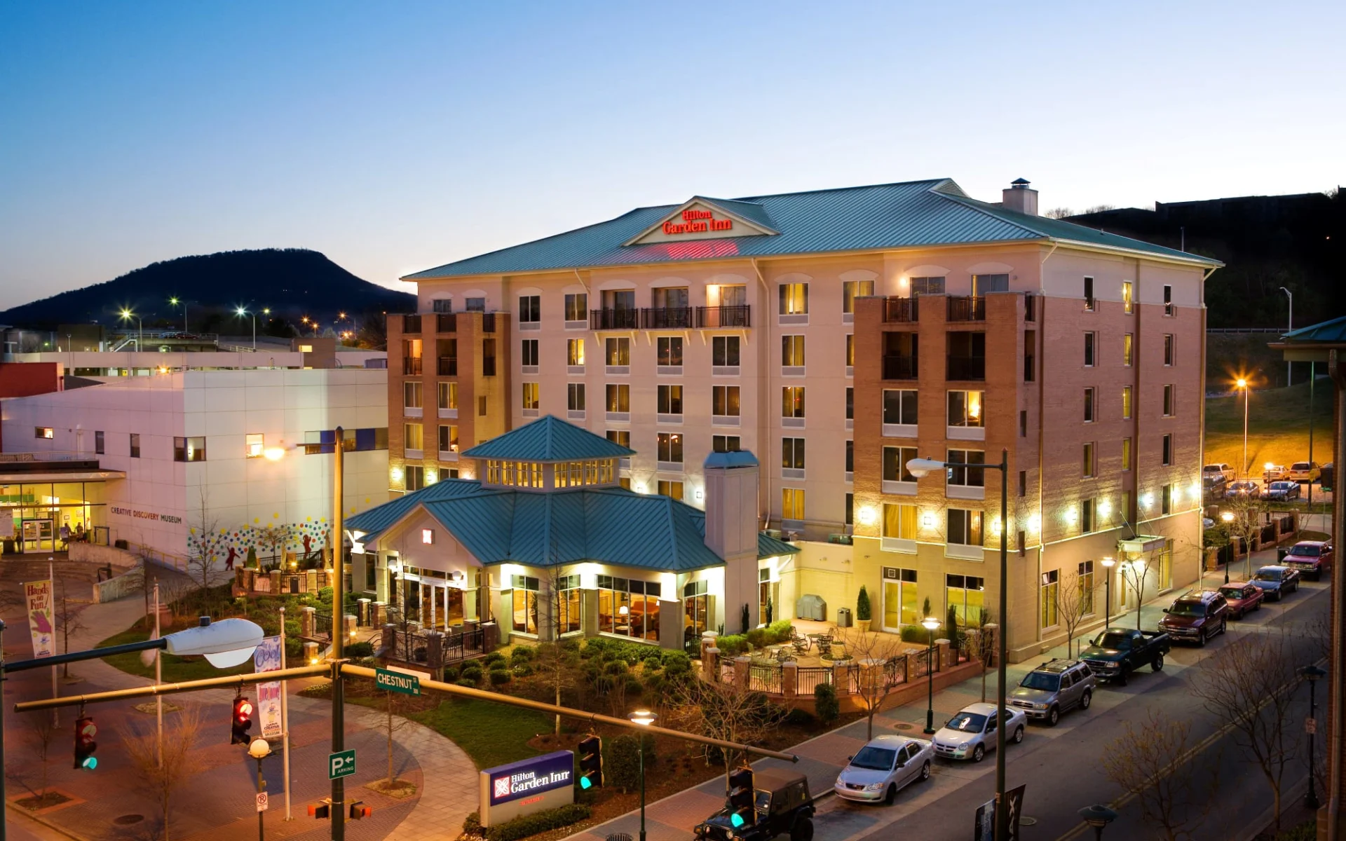 Hilton Garden Inn Chattanooga Downtown: Hilton_Garden_Inn_Chattanooga_Downtown_Exterior_HR