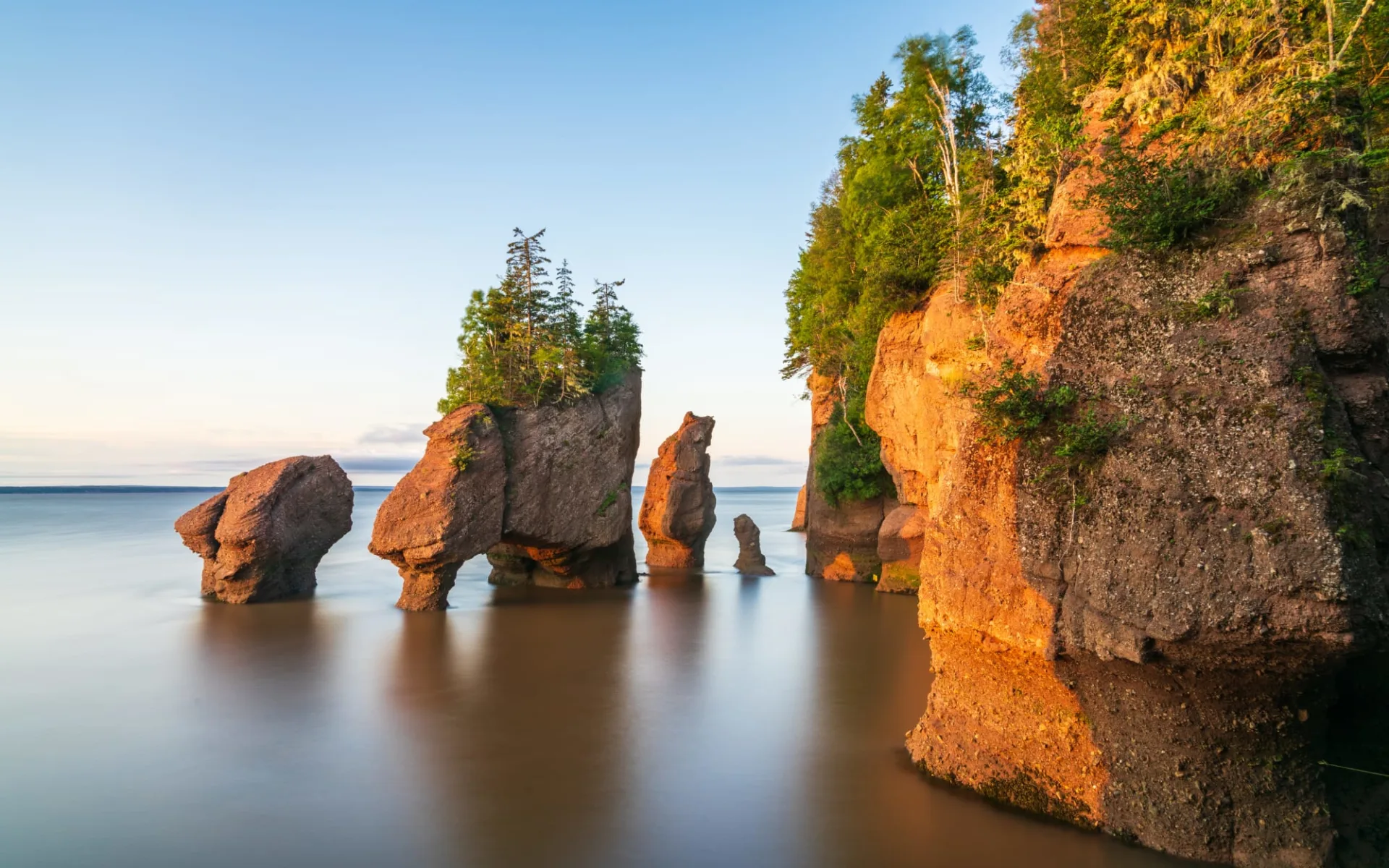 Höhepunkte der Atlantikküste ab Halifax: HopewillRock_NewBrunswick_Kanada_