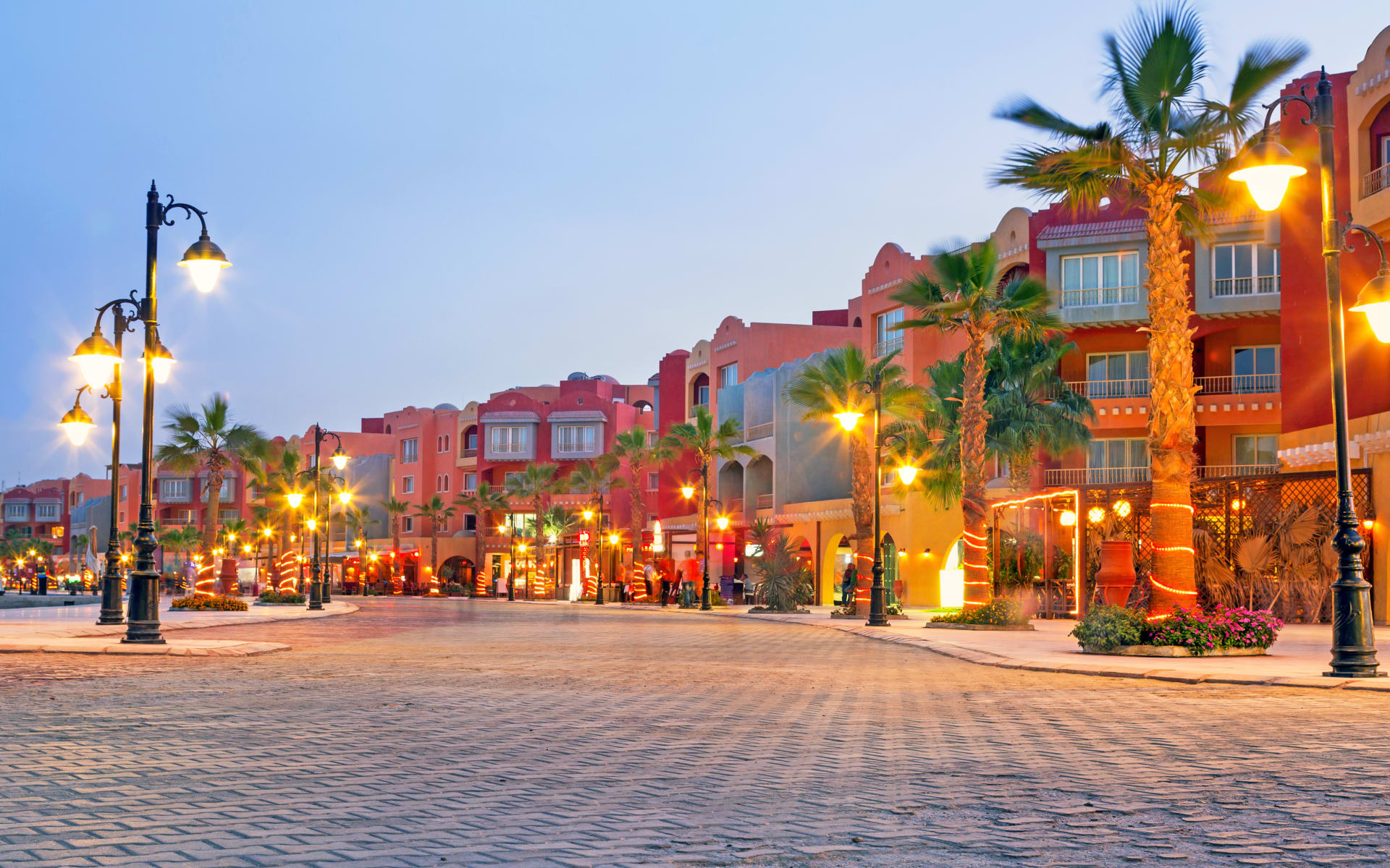 Badeferien im Steigenberger ALDAU Beach Hotel ab Hurghada: Hurghada Marina am Abend