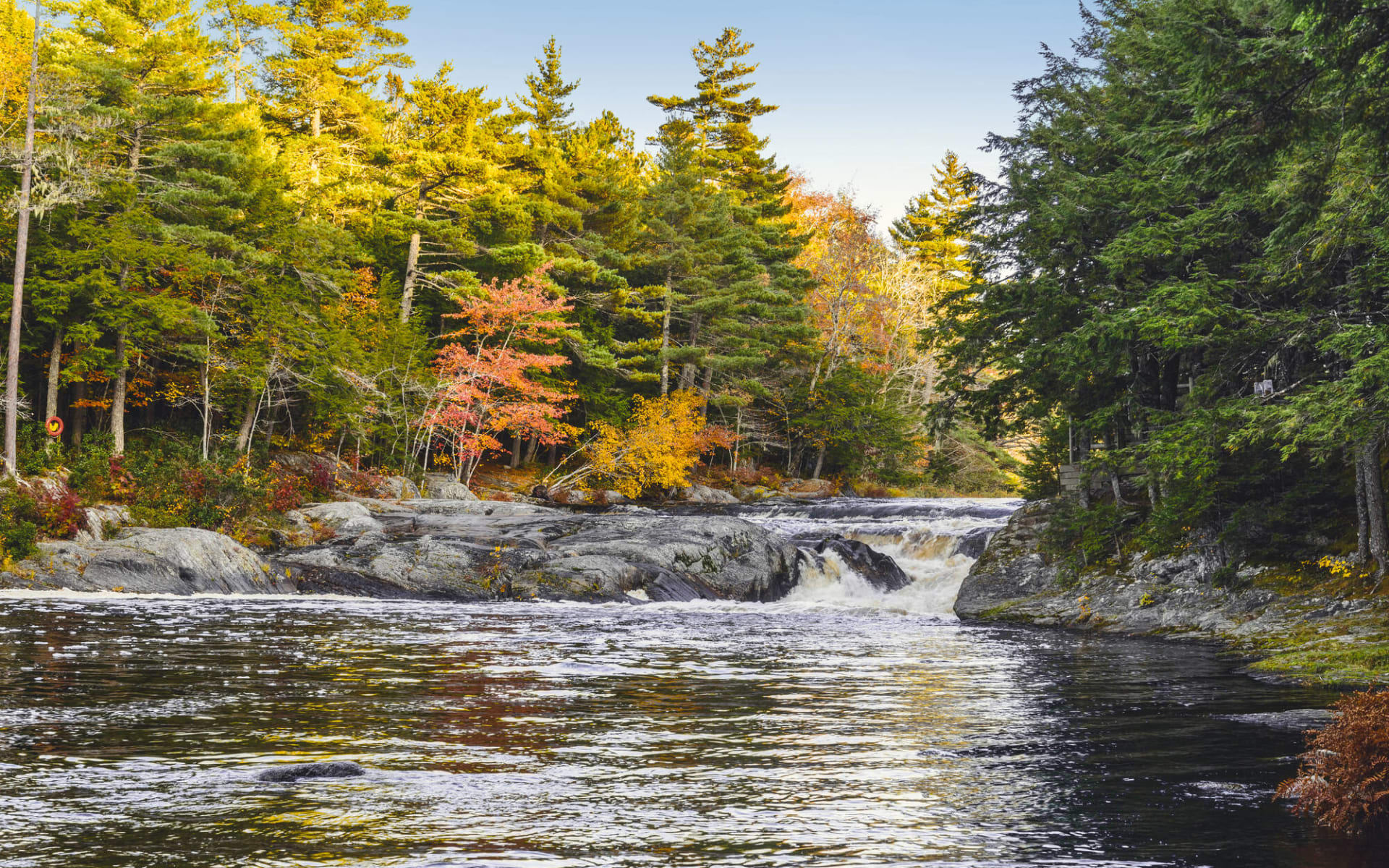 Spirit of the Atlantic ab Halifax: Kanada - Kejimkujik National Park in Nova Scotia - Mill Falls at Jersey River