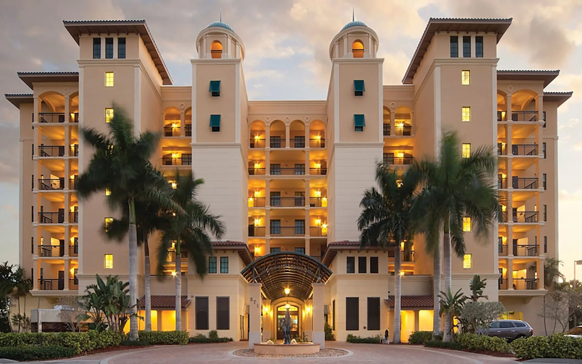 Holiday Inn Club Vacations Sunset Cove Resort in Naples: Marco Island Holiday Inn_Aussen