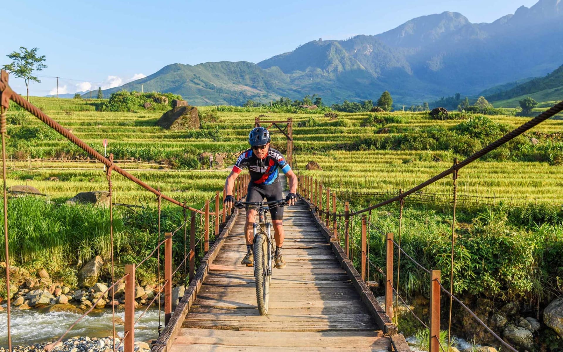 Abenteuer Sapa - Hiking & Biking Package ab Hanoi: Mountain Biking in Sapa