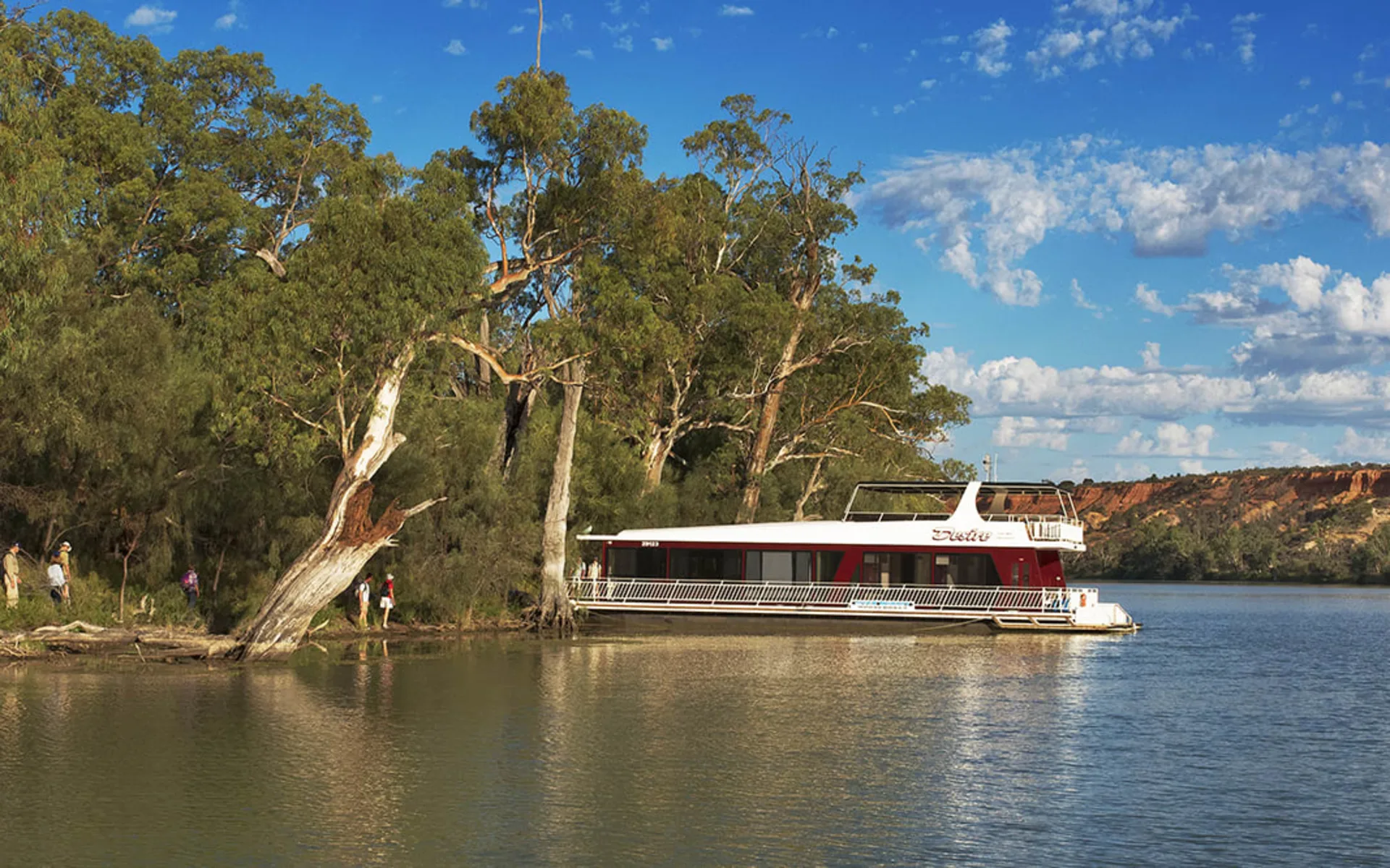 Murray River Walk ab Renmark: Murray River - Houseboat shot Murray River Walk