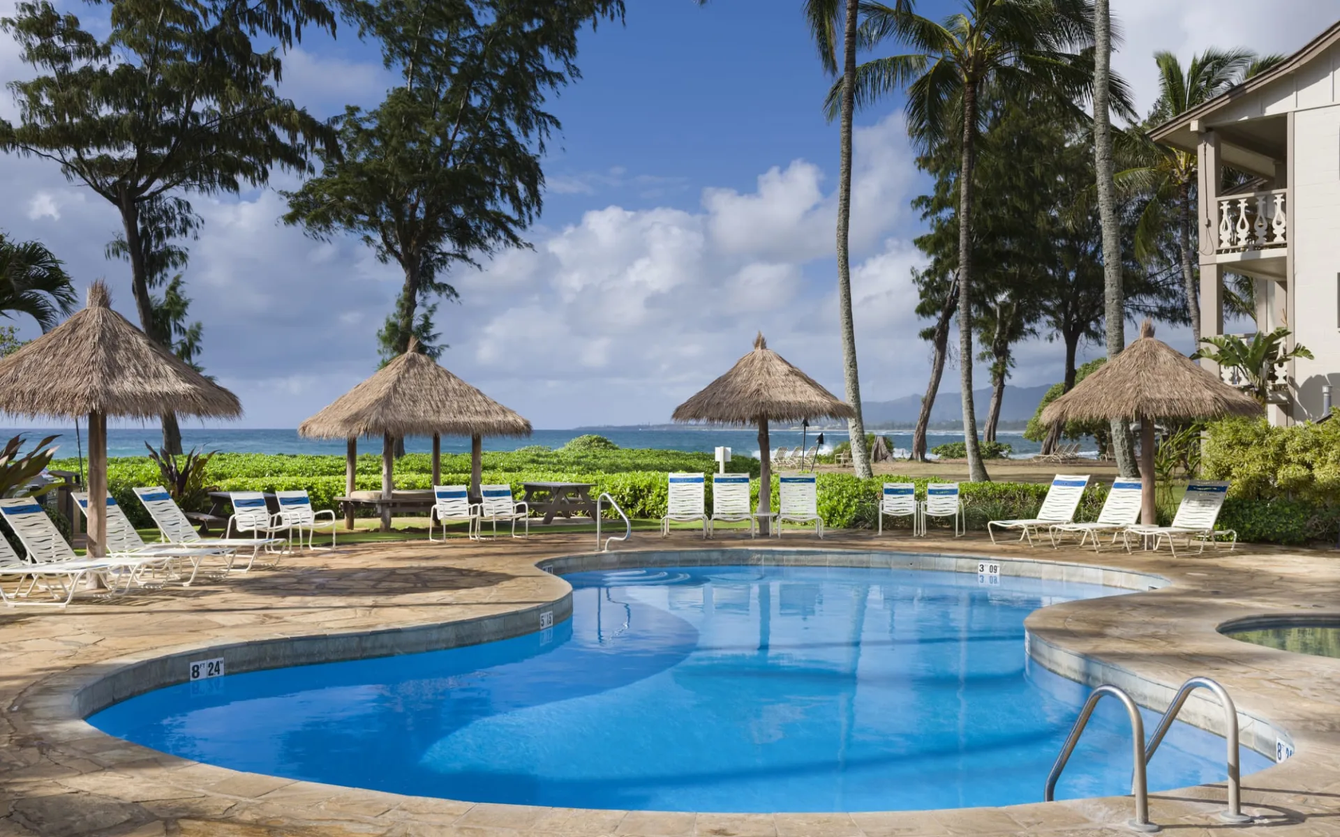 Aston Islander on the Beach in Kapaa - Kauai: Exterior_Aston Islander on the Beach_Poollandschaft_ATI