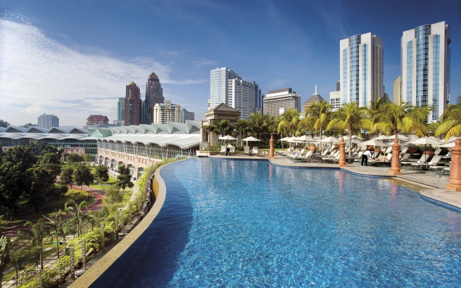 Mandarin Oriental in Kuala Lumpur: Infinity-edged Swimming Pool