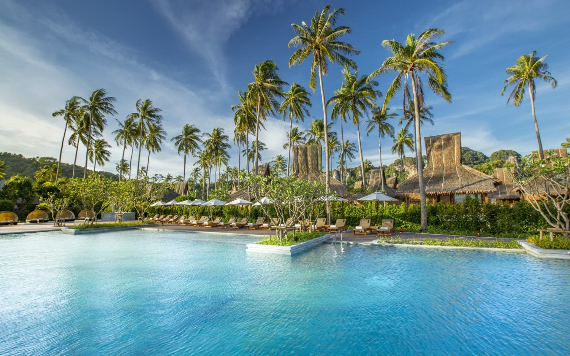 SAii Phi Phi Island Village in Ko Phi Phi: Infinity Pool