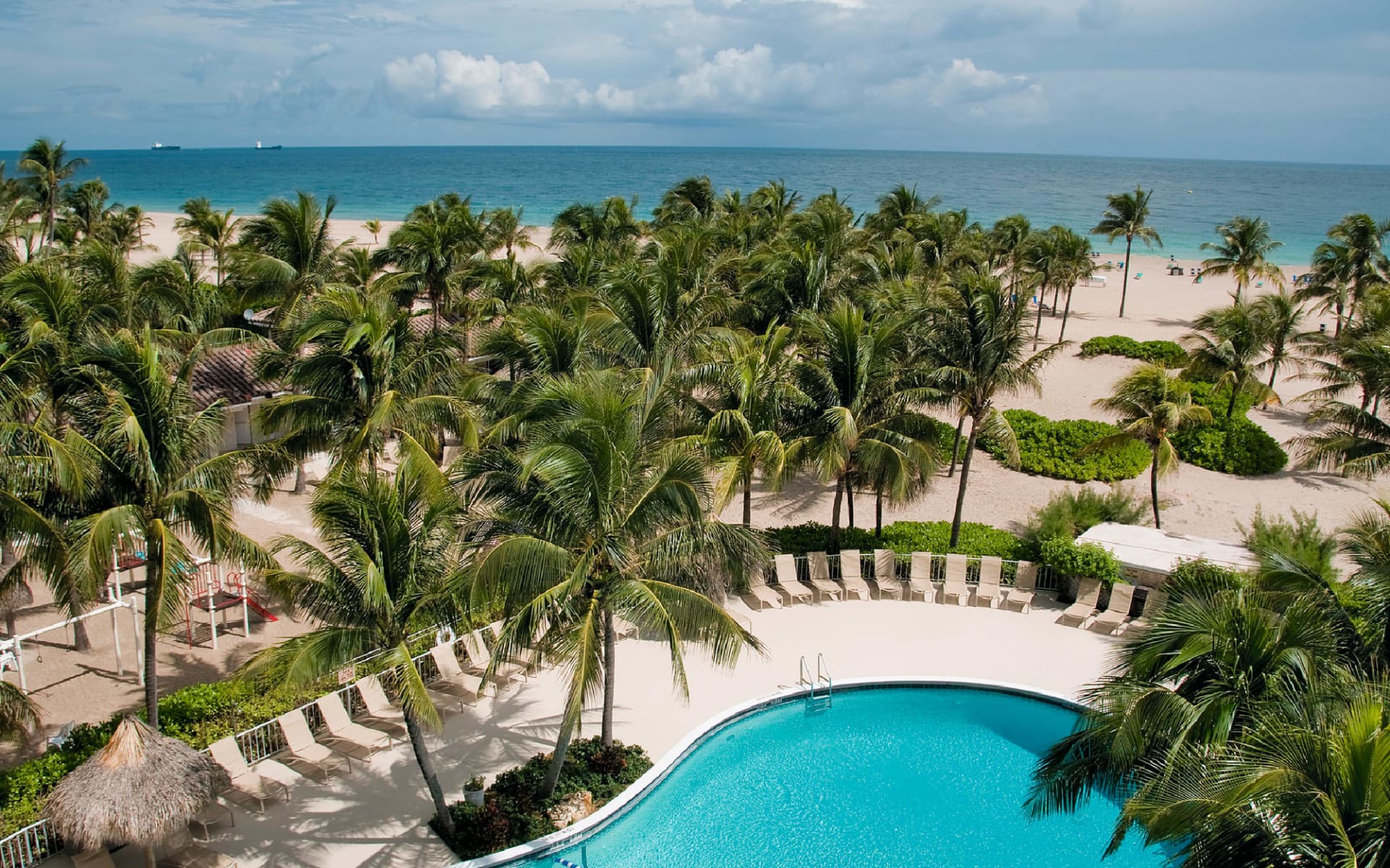 Lago Mar Resort & Club in Fort Lauderdale: pool lago mar resort and club palmen gartenanlage