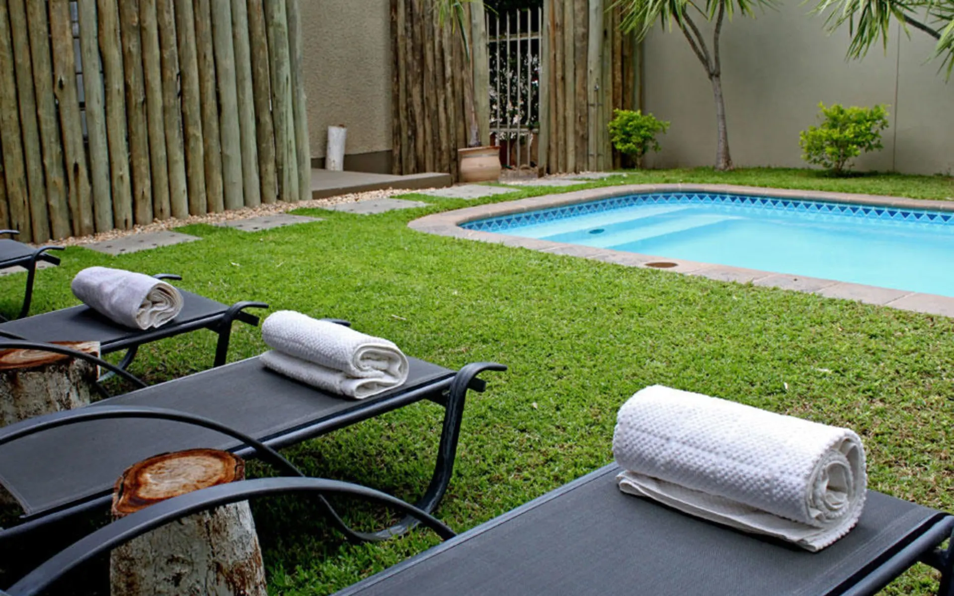 The Elegant Guesthouse in Windhoek Stadt:  Pool