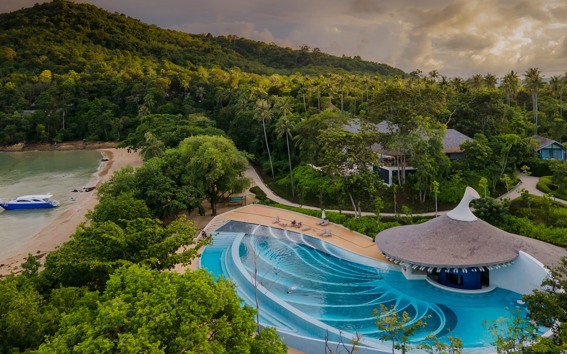 Island Escape by Burasari in Phuket: Pool Ocean Zone