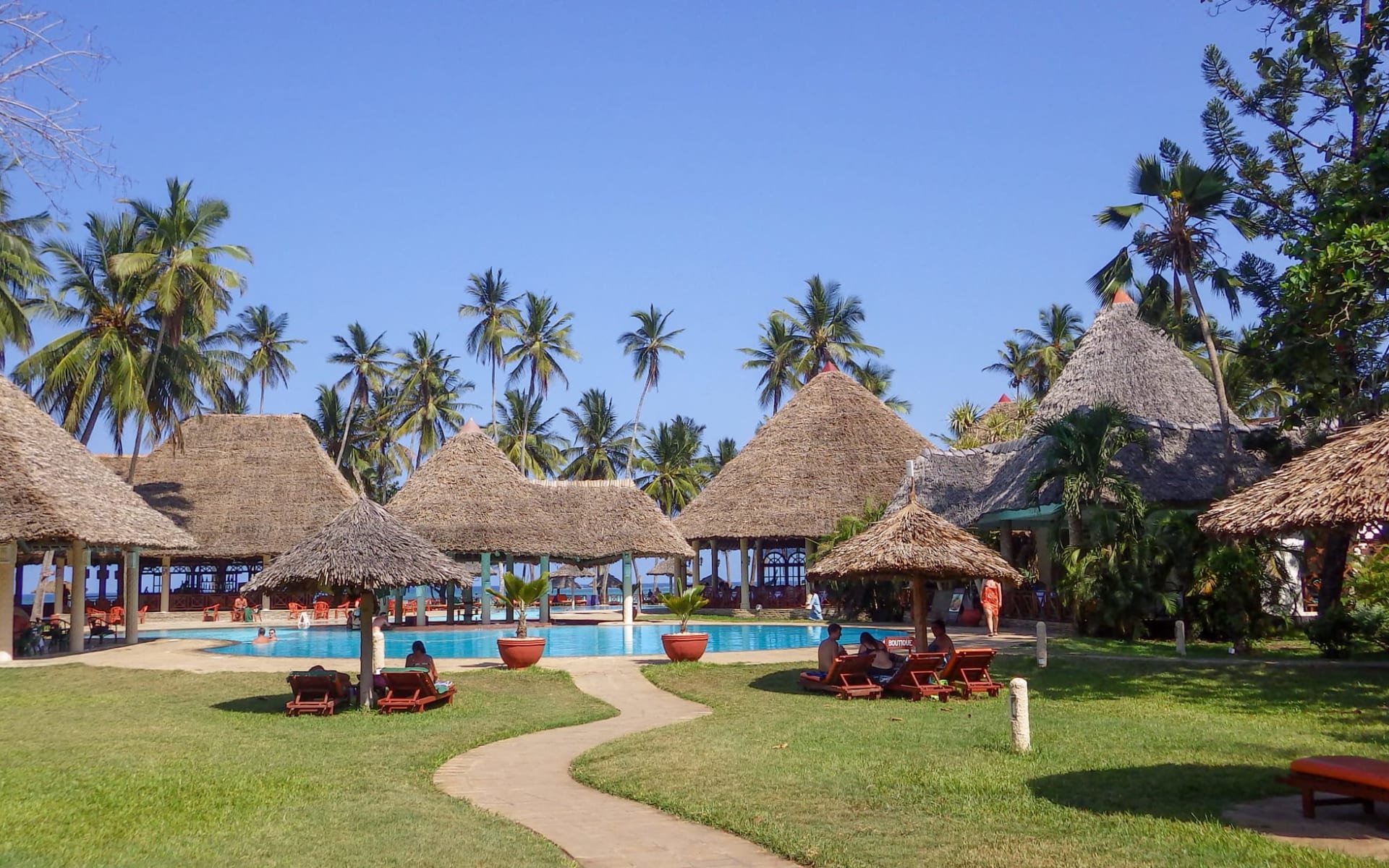 Neptune Paradise Beach Resort & Spa in Diani Beach: Swimming Pool And Garden View