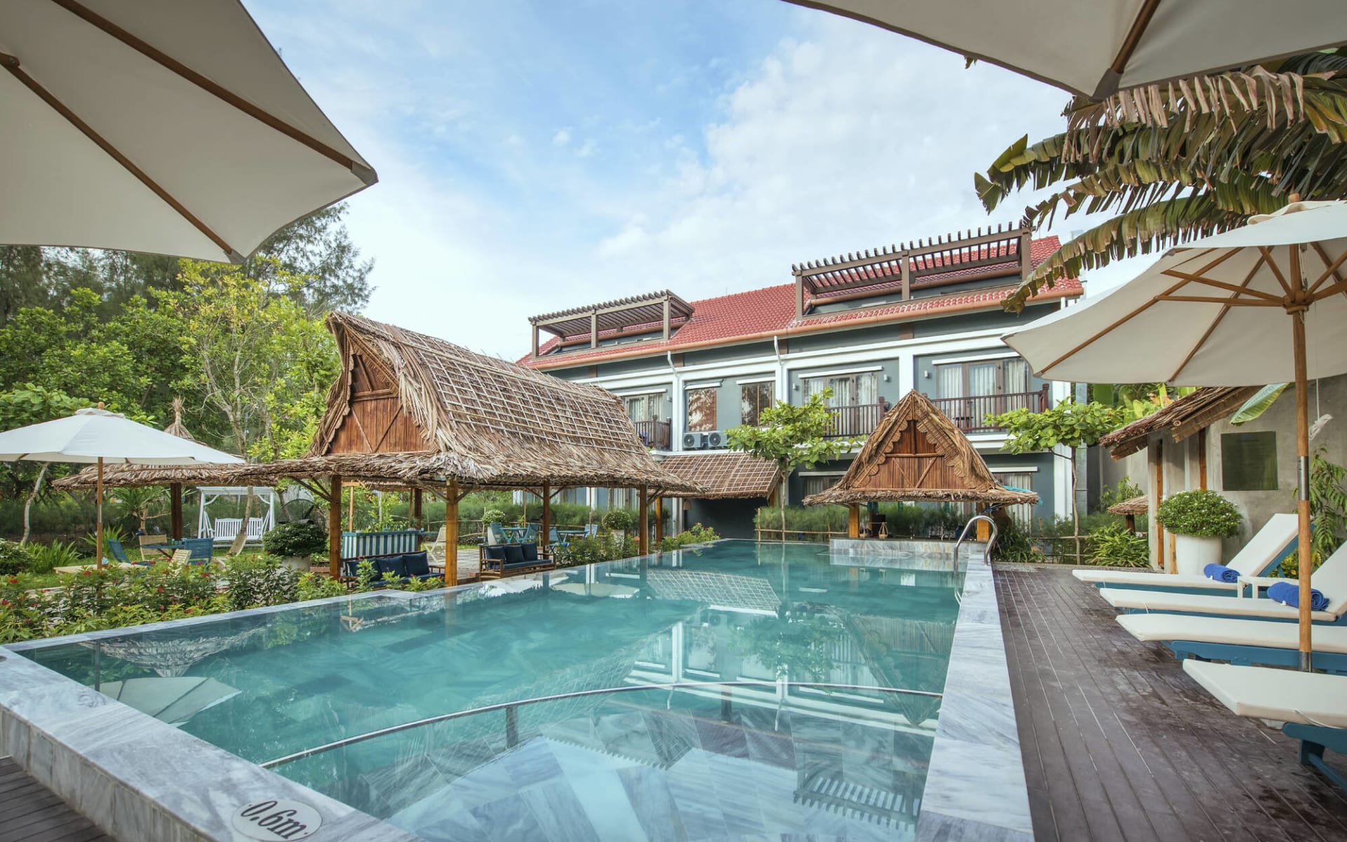 Aira Boutique Hoi An Hotel & Villa:  Swimmingpool