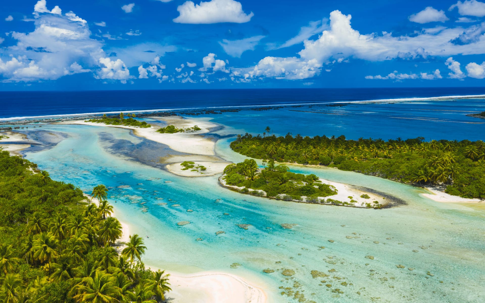 Island Hopping ab Papeete: Rangiroa_Aerial_FranzPolynesien