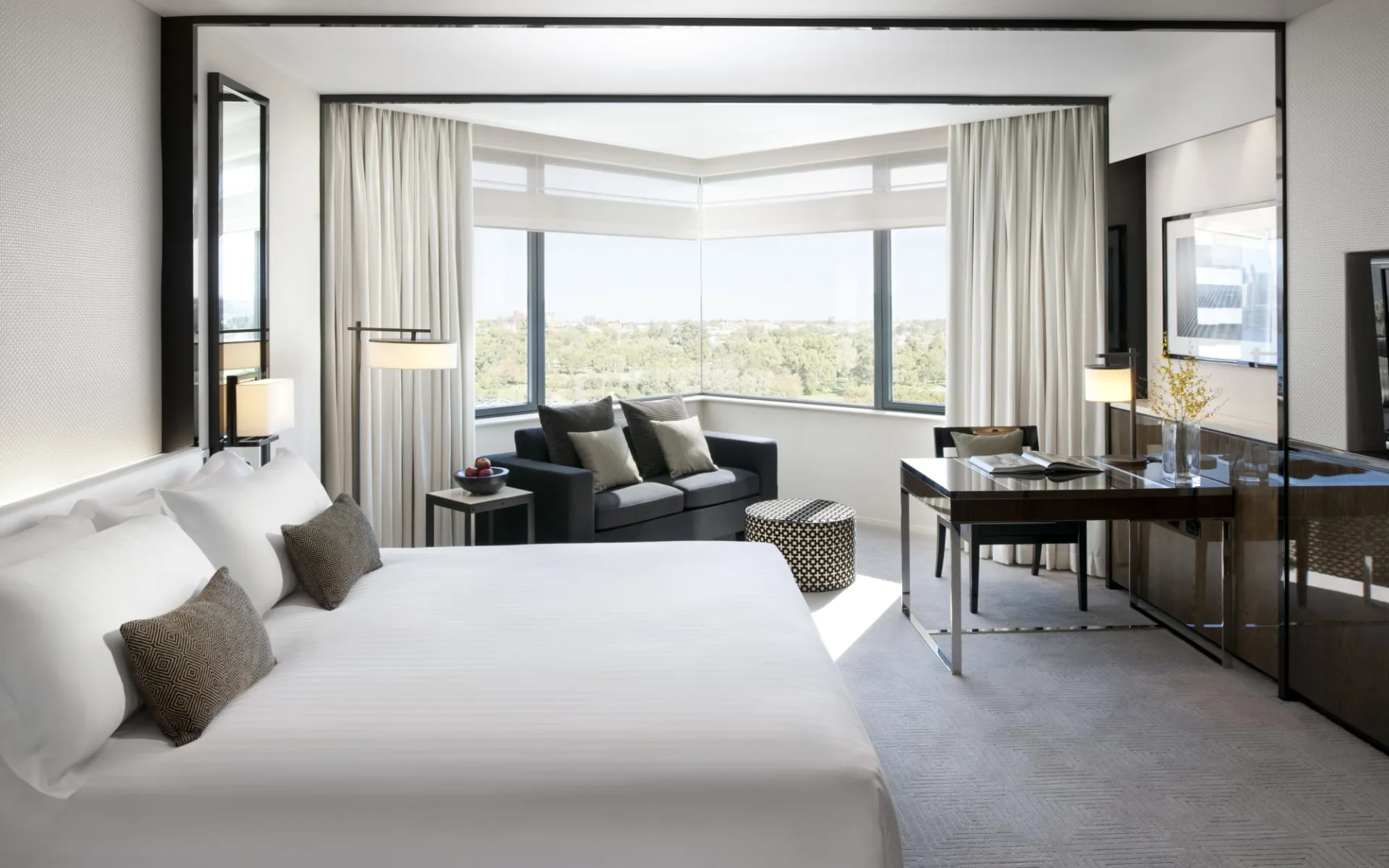 Crown Metropol Perth in Perth - Burswood: Crown Metropol Hotel Perth Western Australia  Australien  Luxe King Room  2018