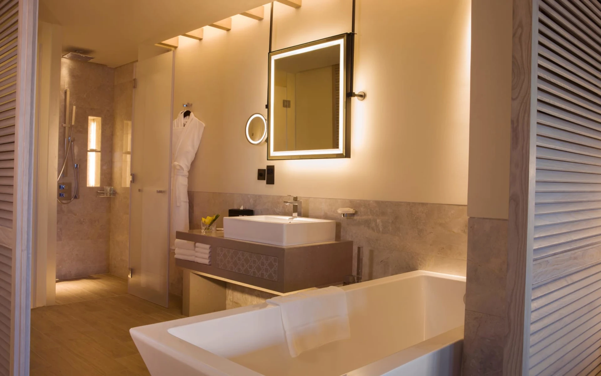 Saadiyat Rotana Resort & Villas - Abu Dhabi:  Guest Bathroom