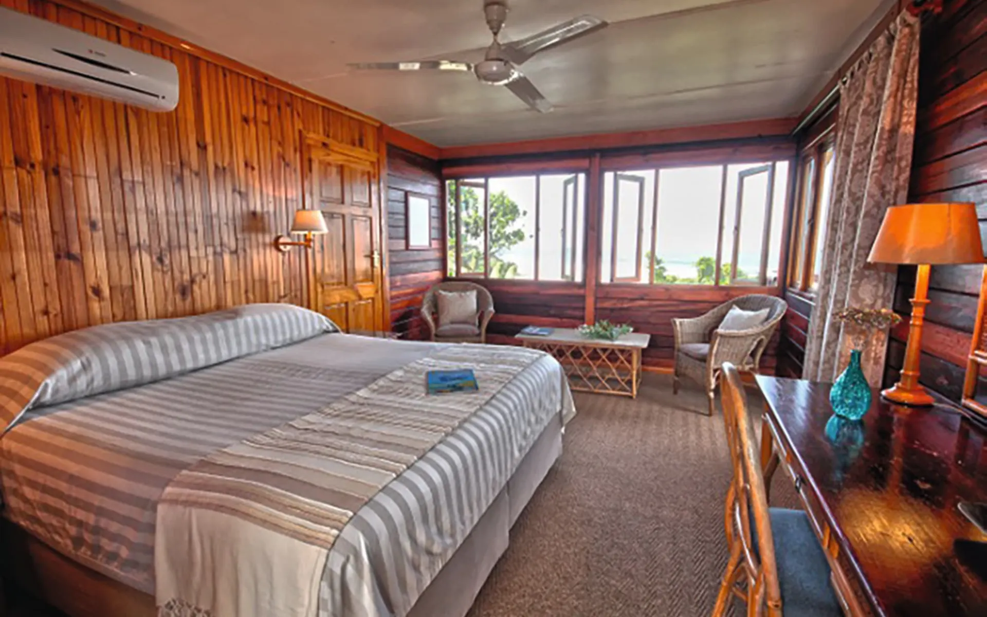 Mbotyi River Lodge in Lusikisiki:  Mbotyi River Lodge - Queenbed