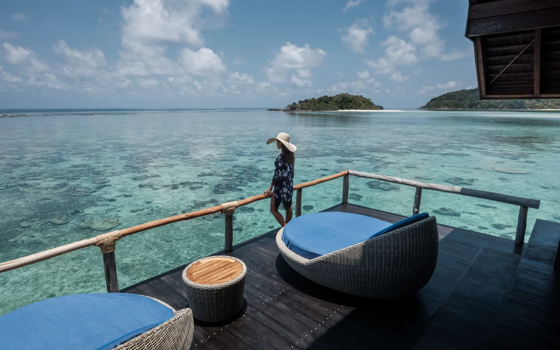 Bawah Reserve: Overwater Bungalow | enjoying seaview