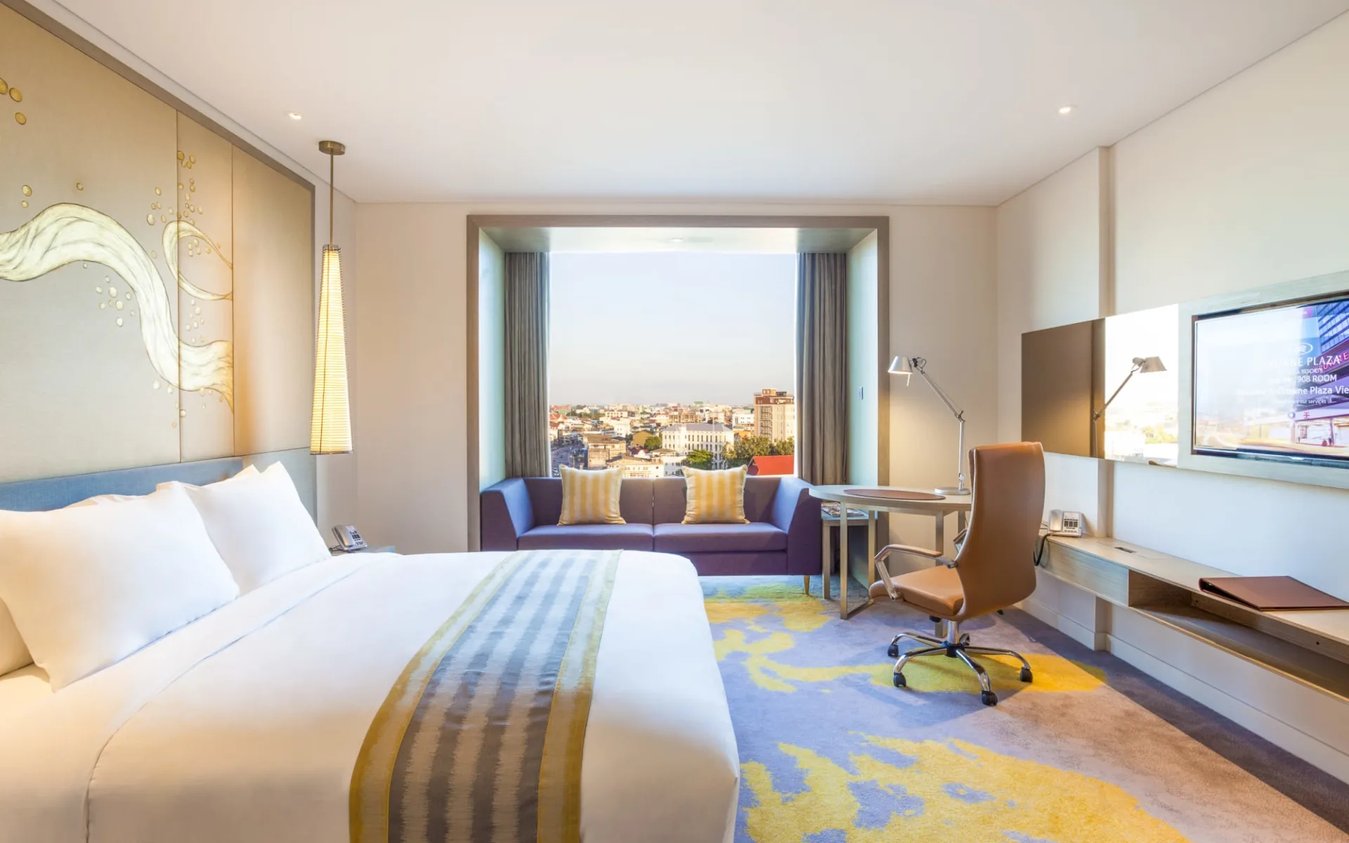 Crowne Plaza Vientiane:  Standard | Standard with Pool View