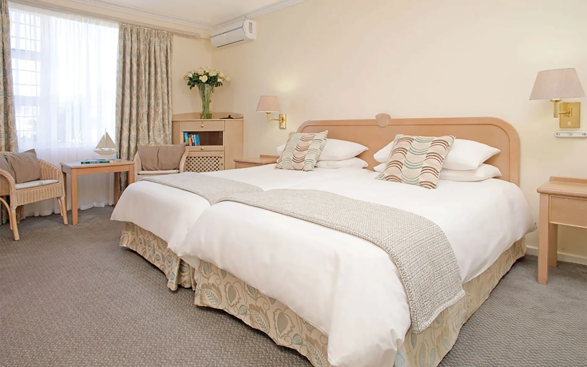 The Beach Hotel in Port Elizabeth:  The Beach Hotel - Doppelzimmer mit Bett